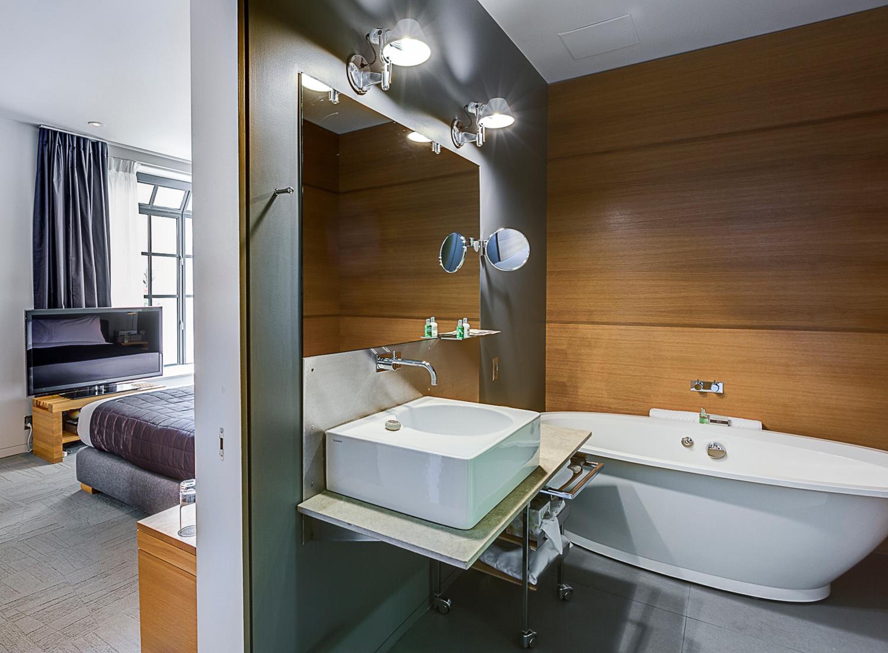 Premium Suite with Terrace