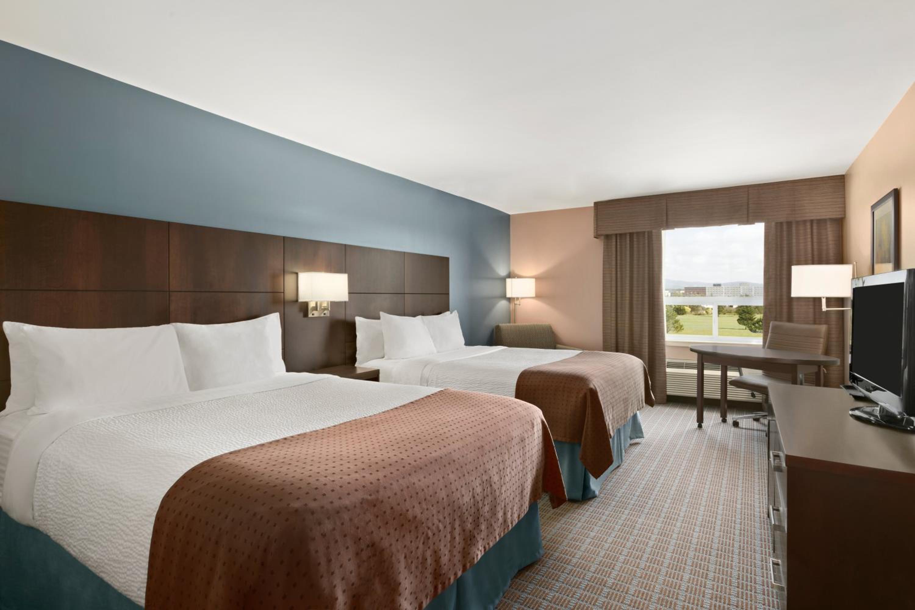 Queen Room with Two Queen Beds - Non-Smoking - Photo 1