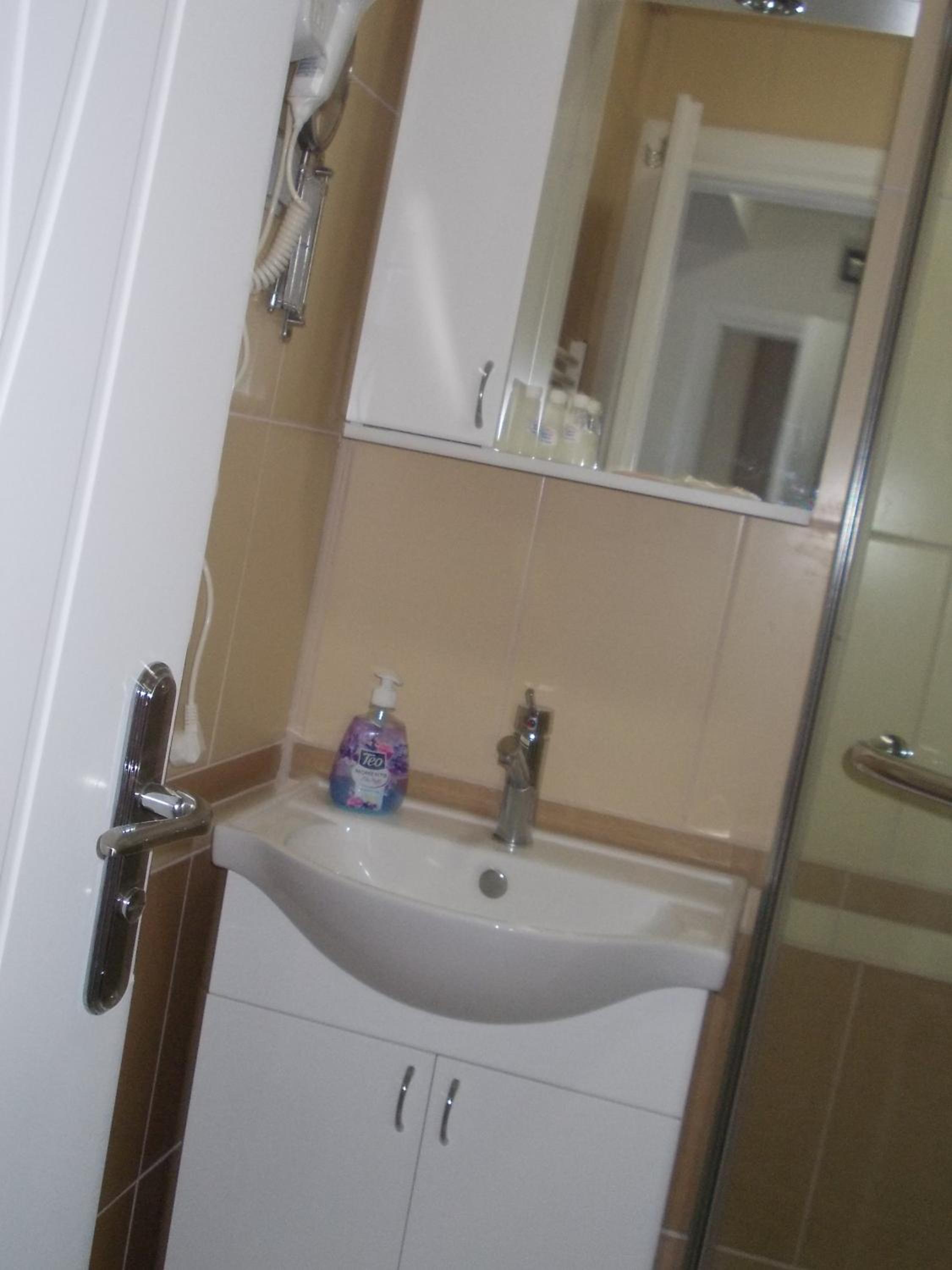 Double Room - Photo 17