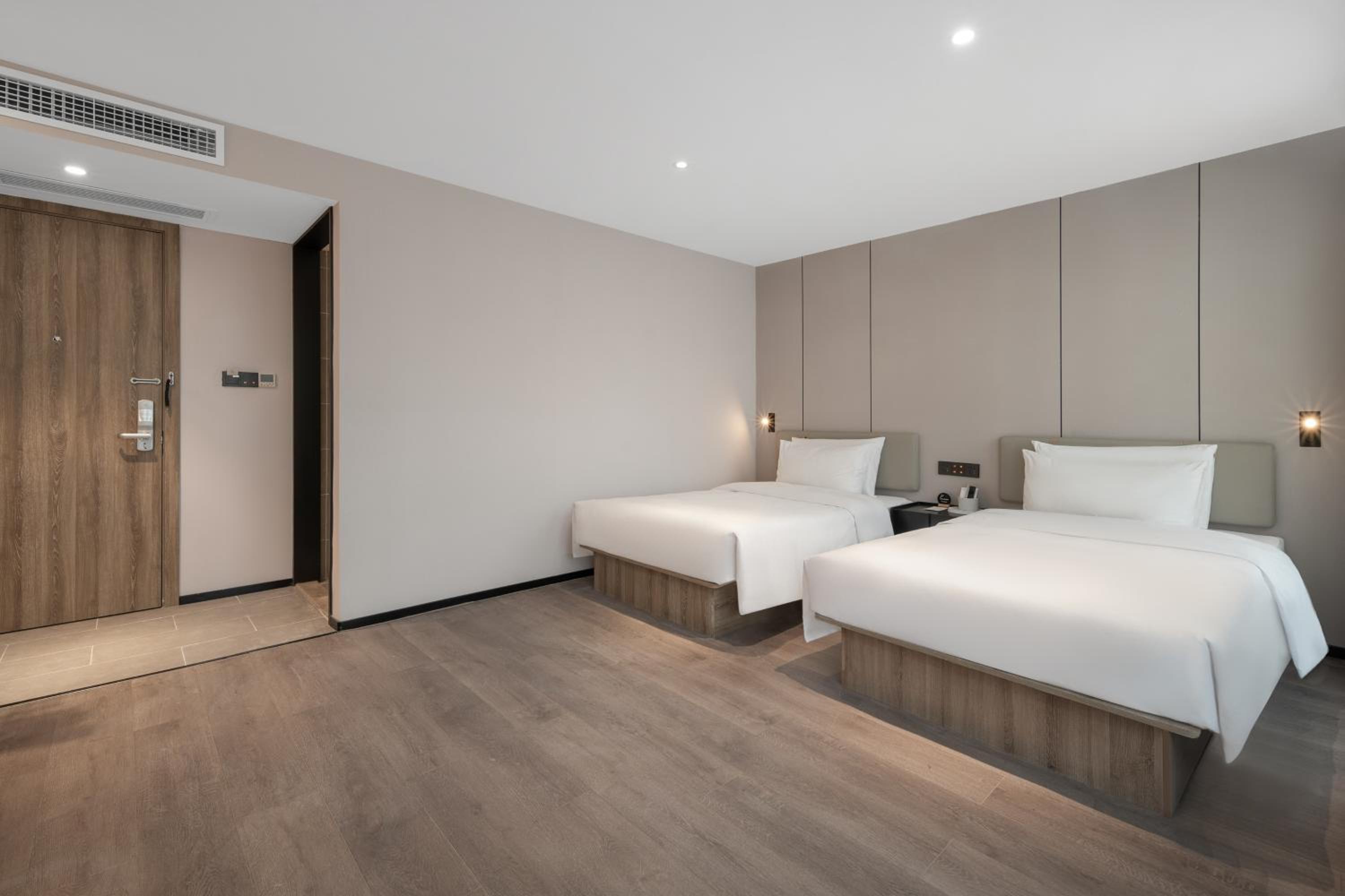 Superior Twin Room photo 2