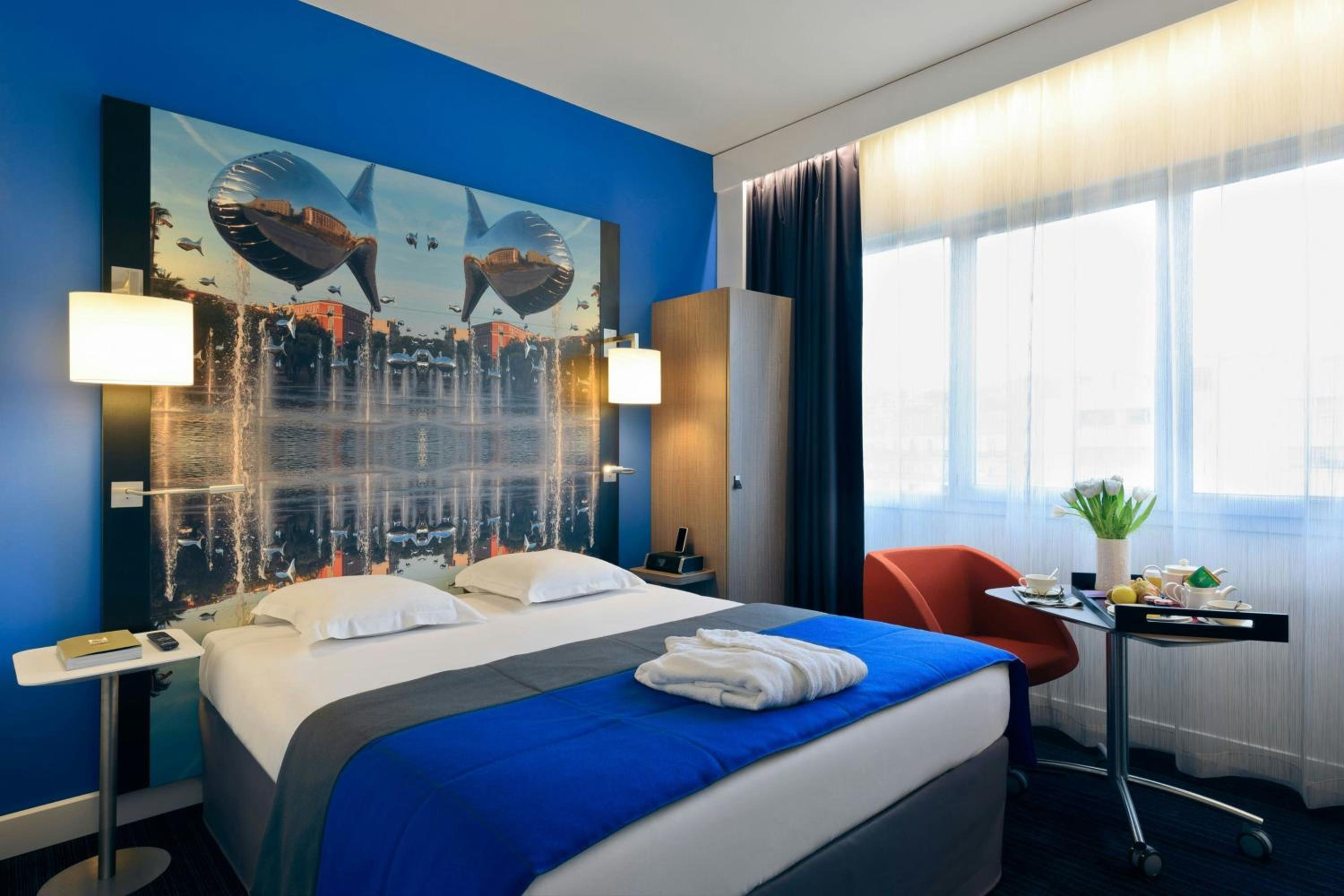 Classic Room with Queen Bed and Garden View - Photo 4