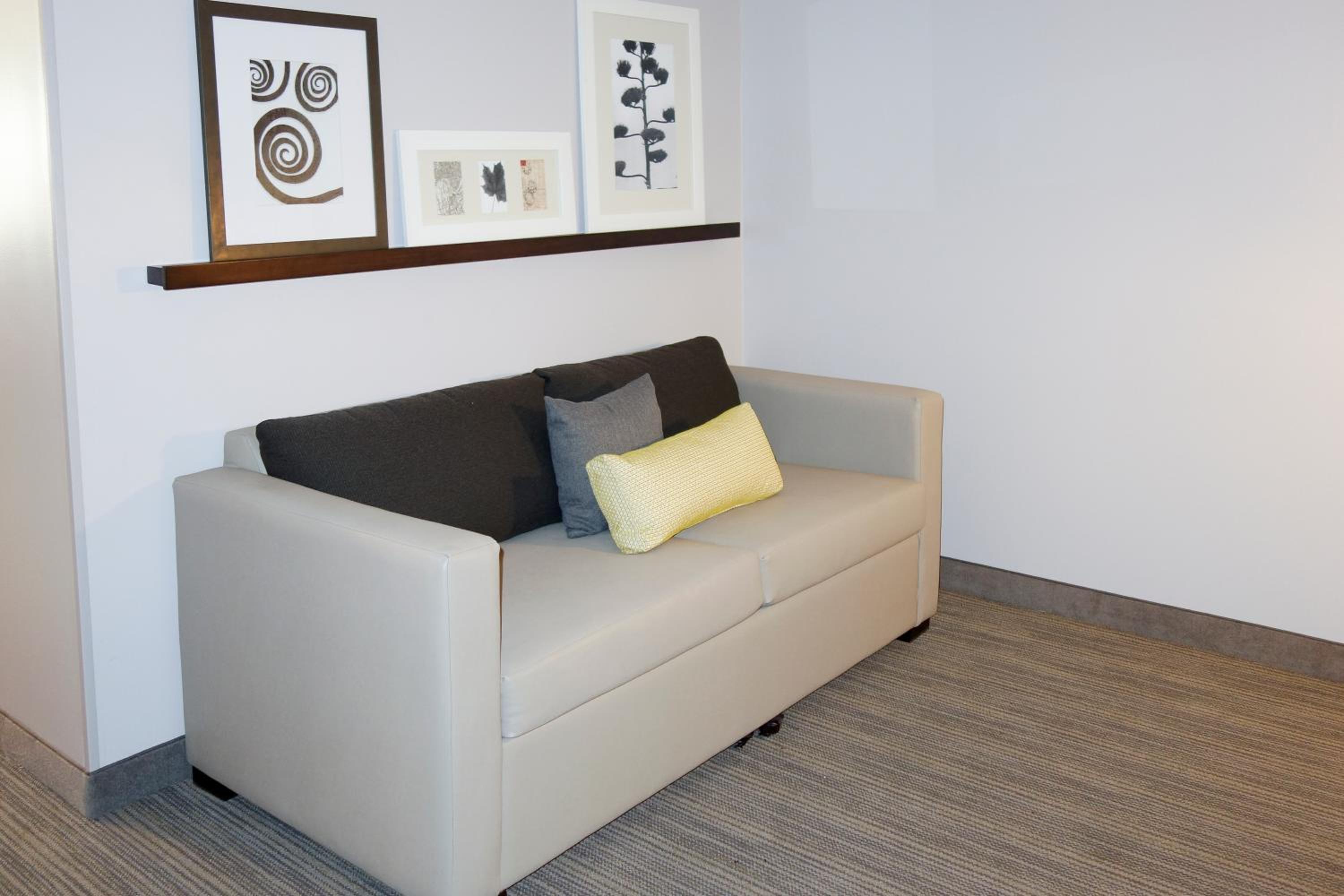 One-Bedroom King Suite with Sofa Bed - Non-Smoking - Photo 5