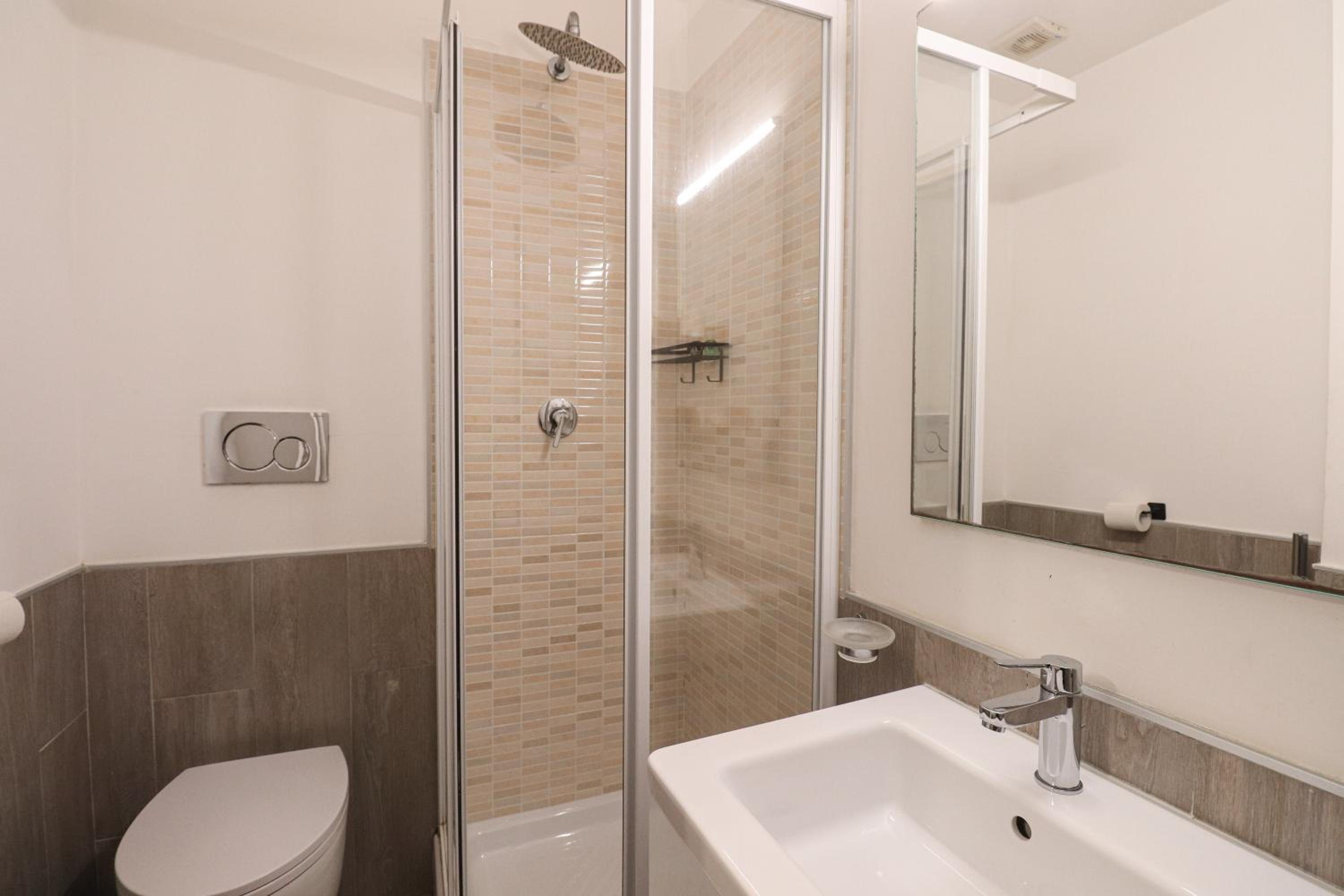 Double Room with Private Bathroom photo 1