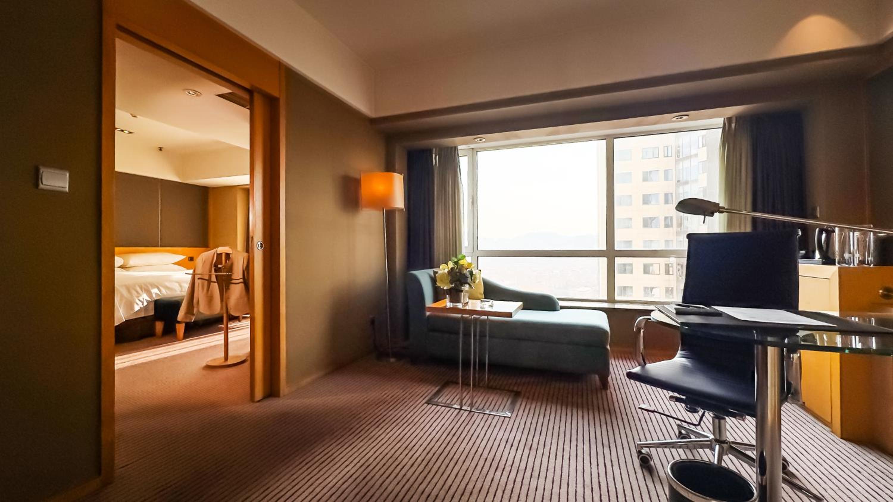 Junior King Suite - Photo 1
