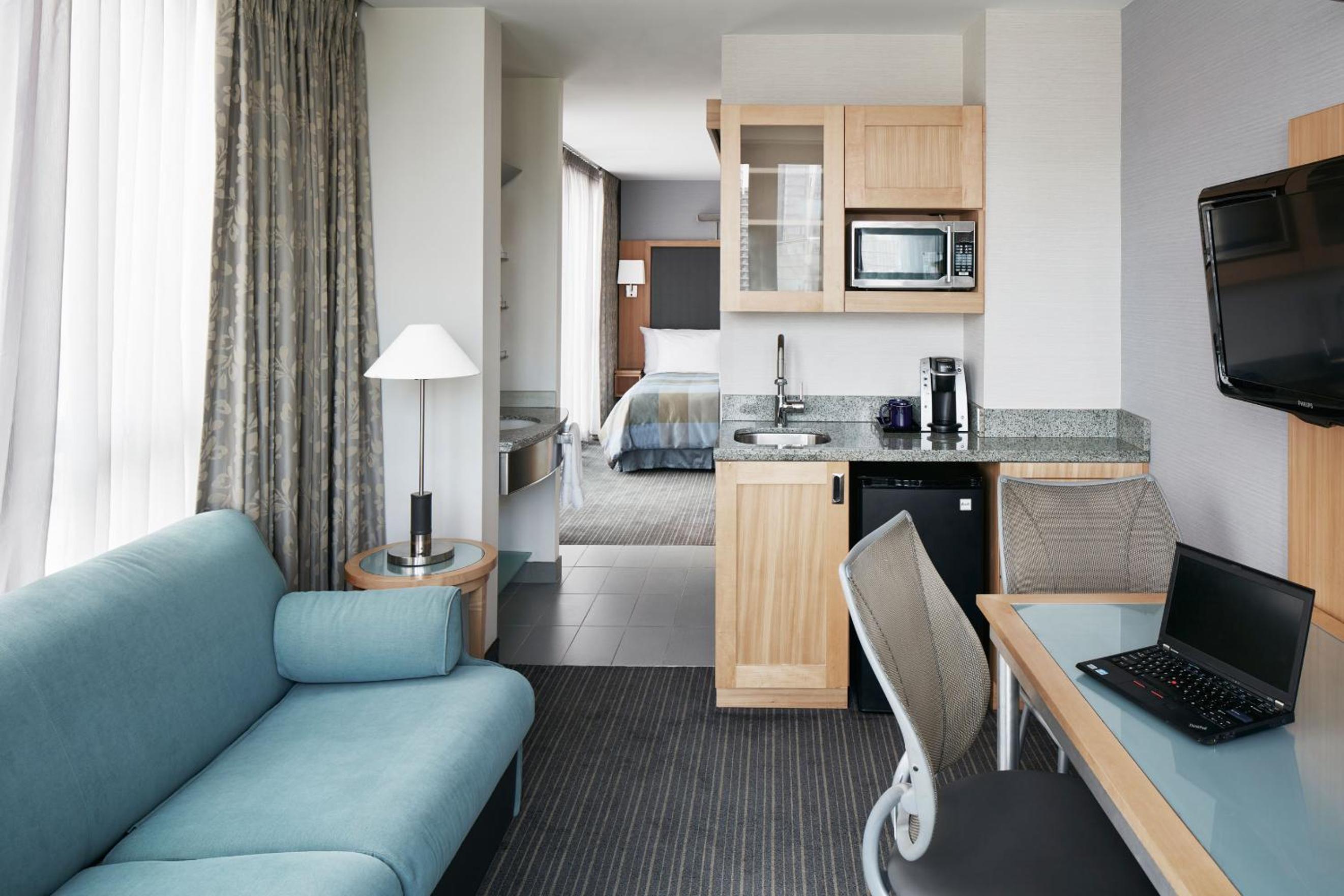 One Room Suite with Sofa Bed thumbnail 6