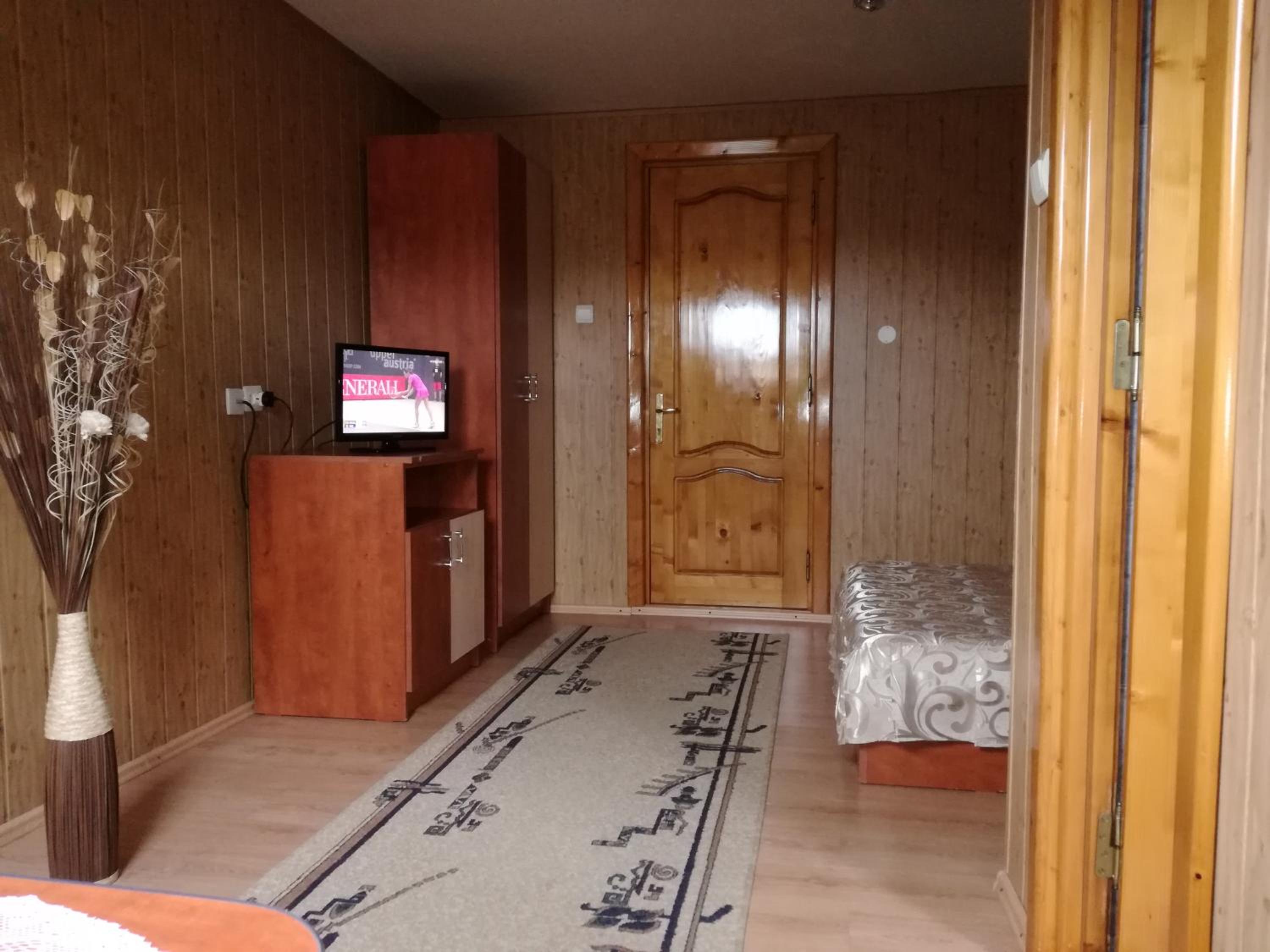 Double Room with Private Bathroom - Photo 3