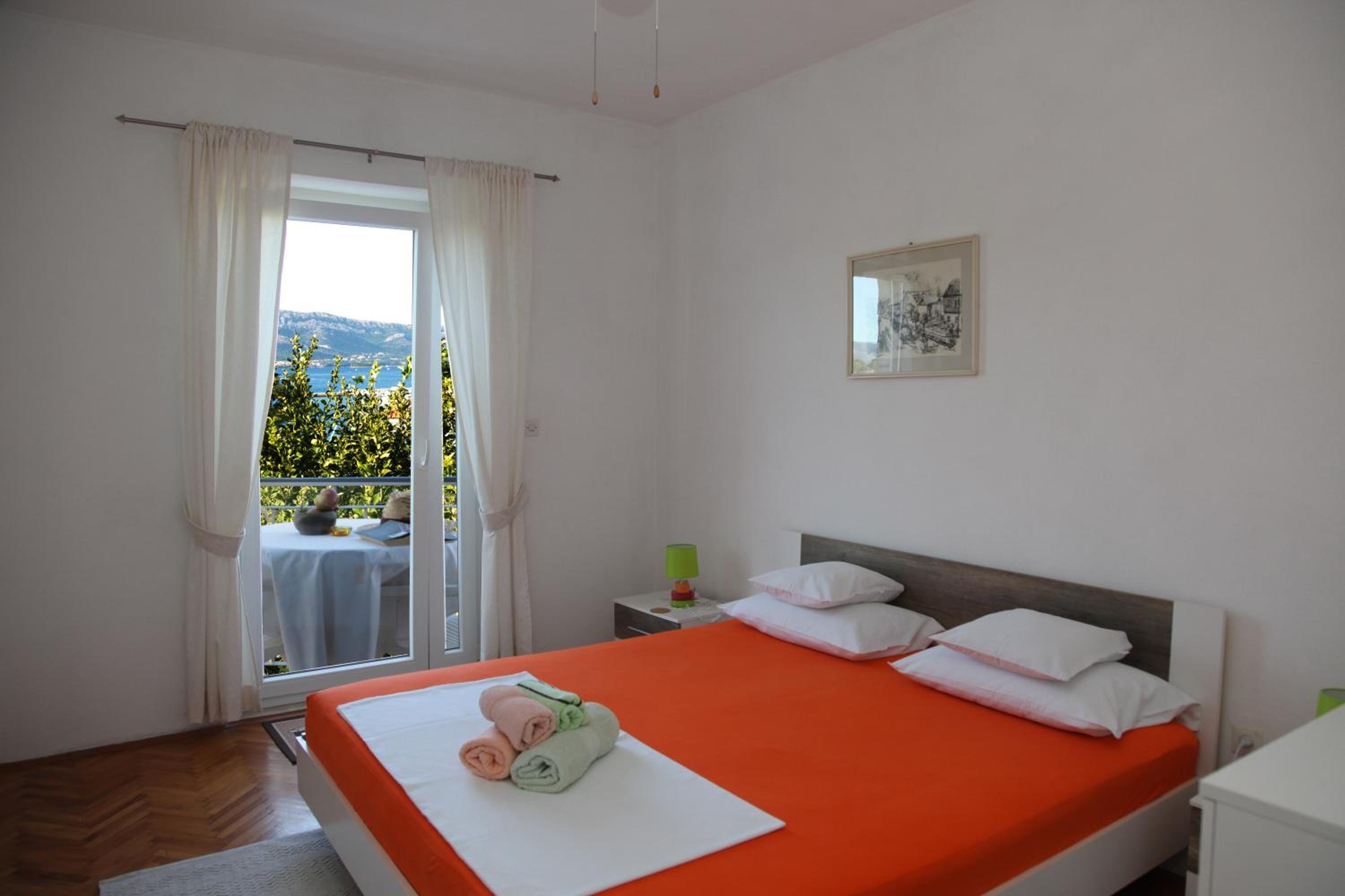 Apartment with Balcony and Sea View photo 1
