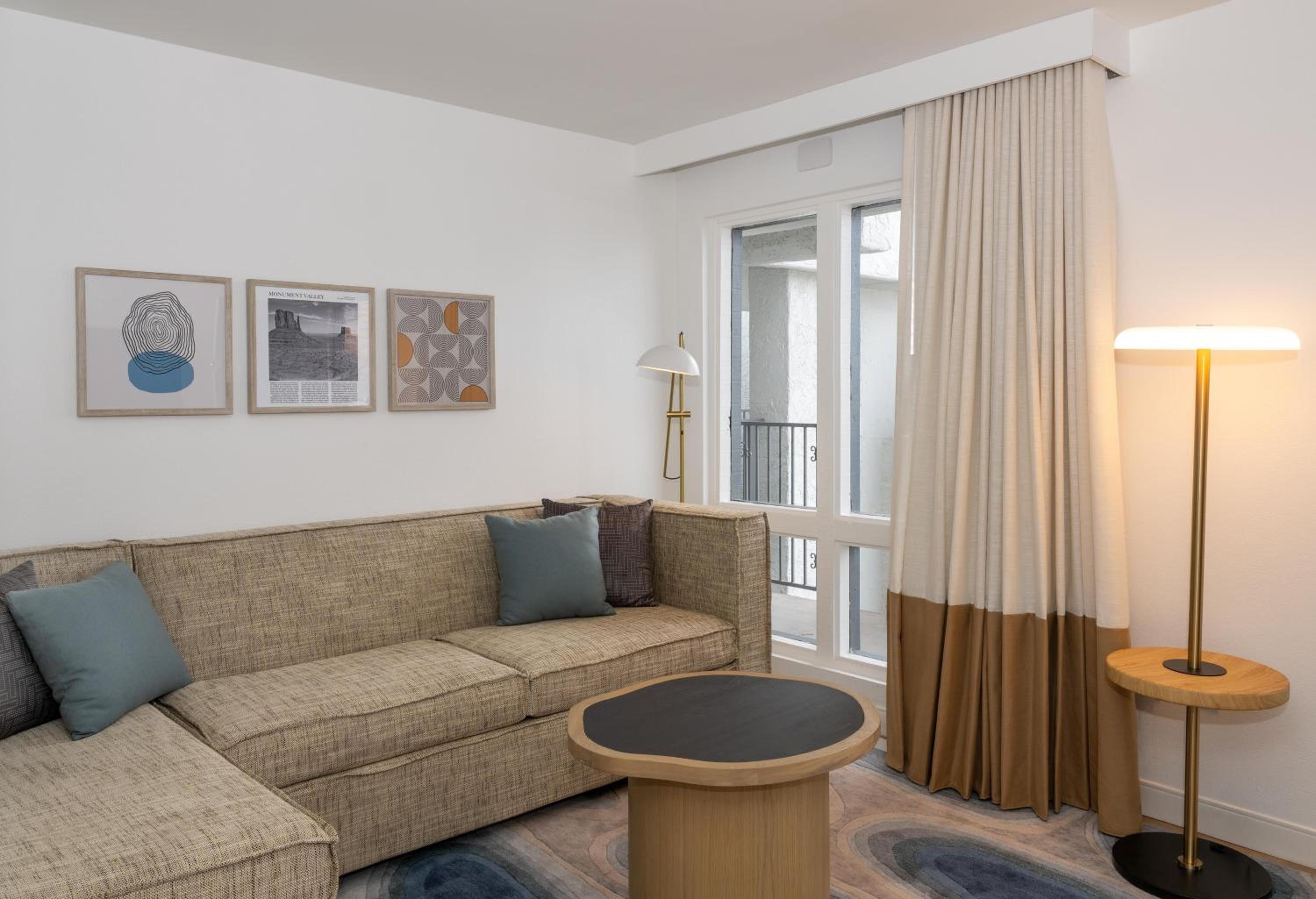 One-Bedroom Suite with Two Queen Beds and Mountain View - Photo 5