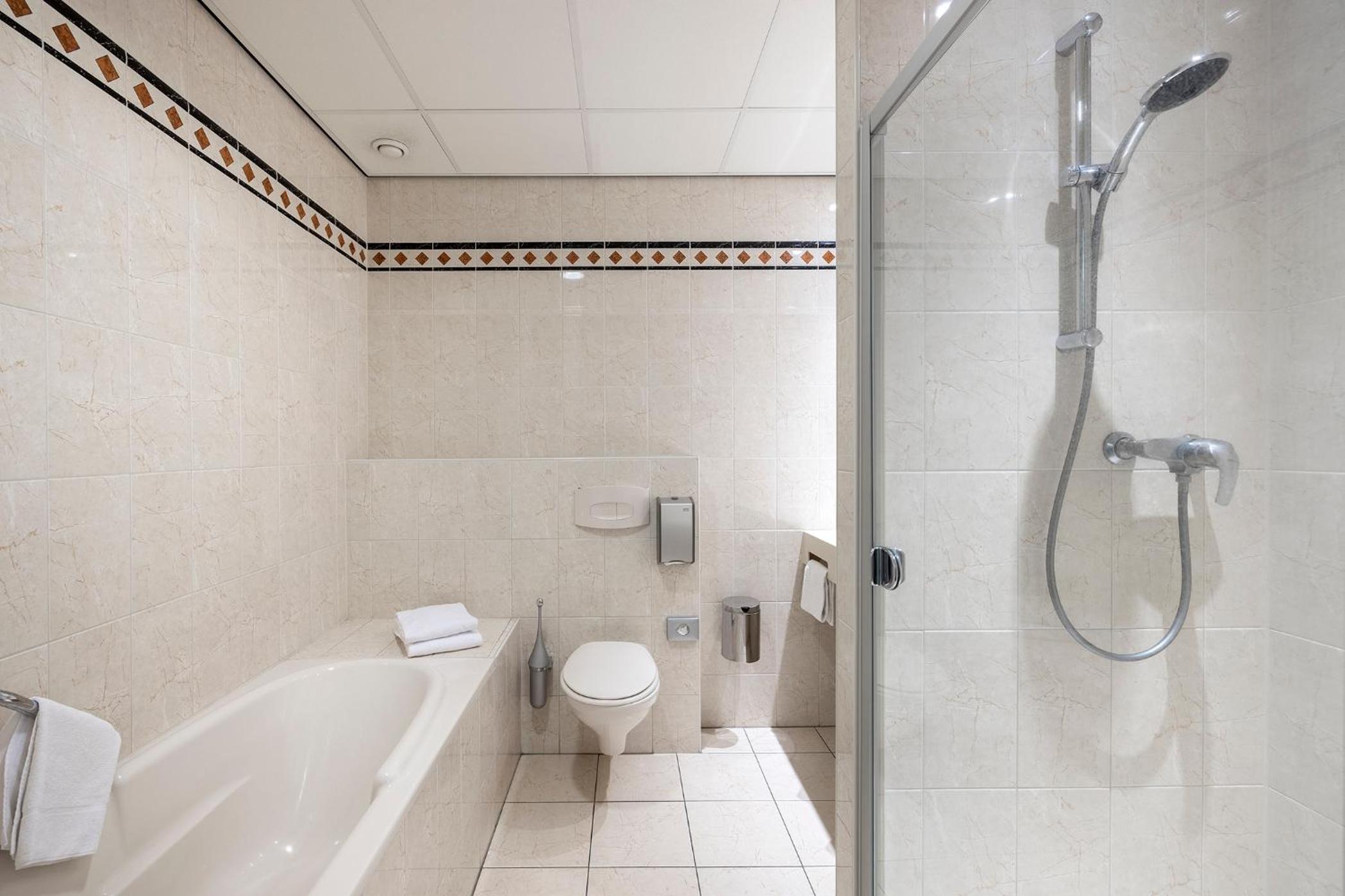 Standard Double or Twin Room photo 3