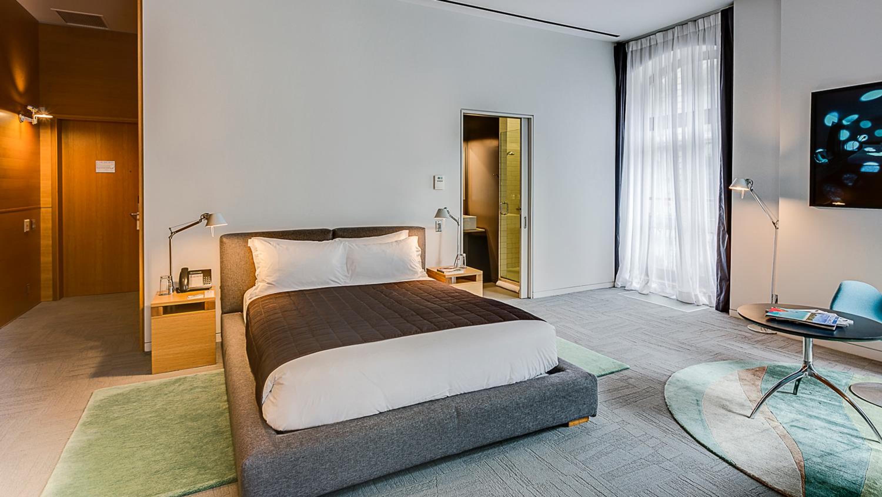 Suite - Photo 5