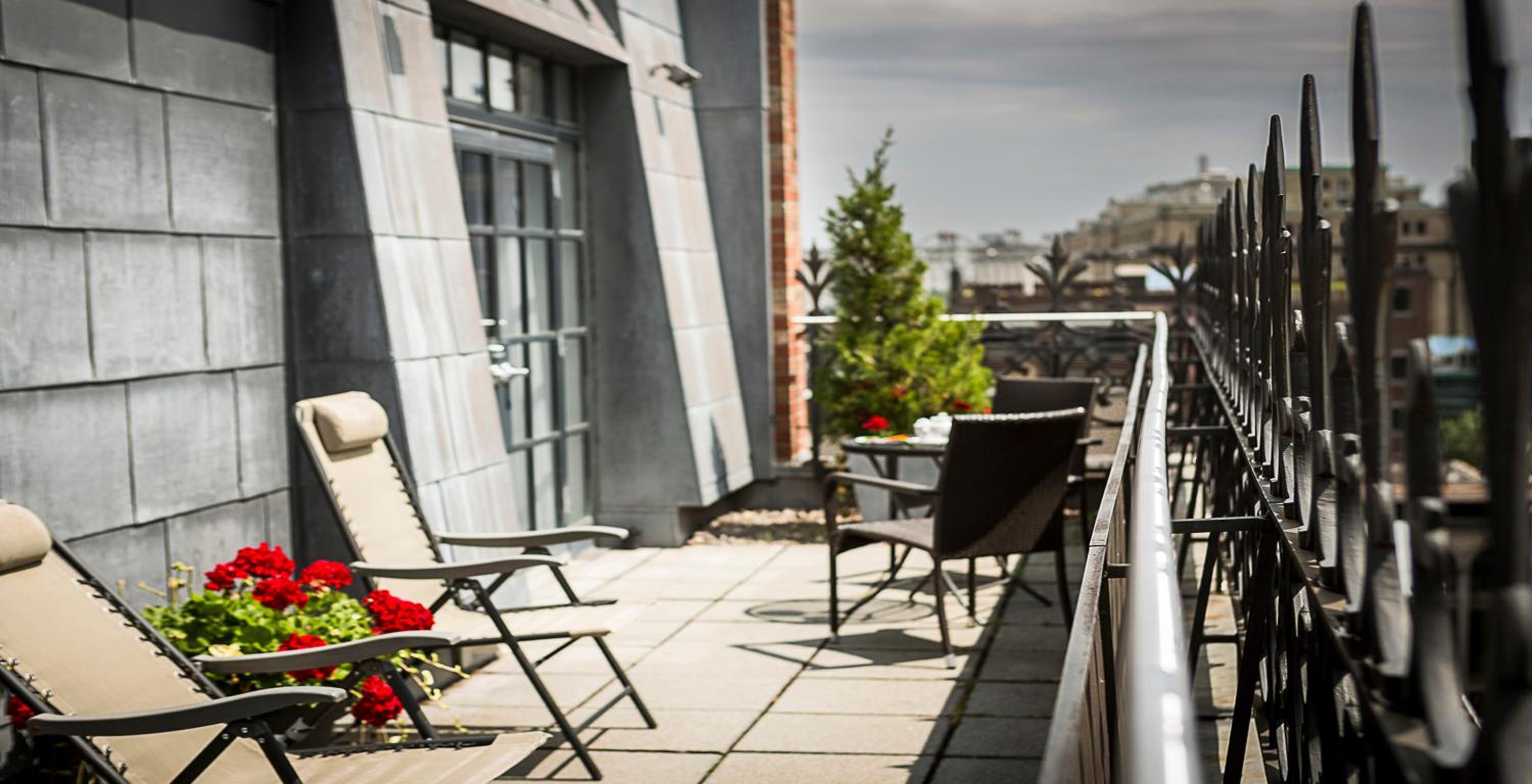 Premium Suite with Terrace