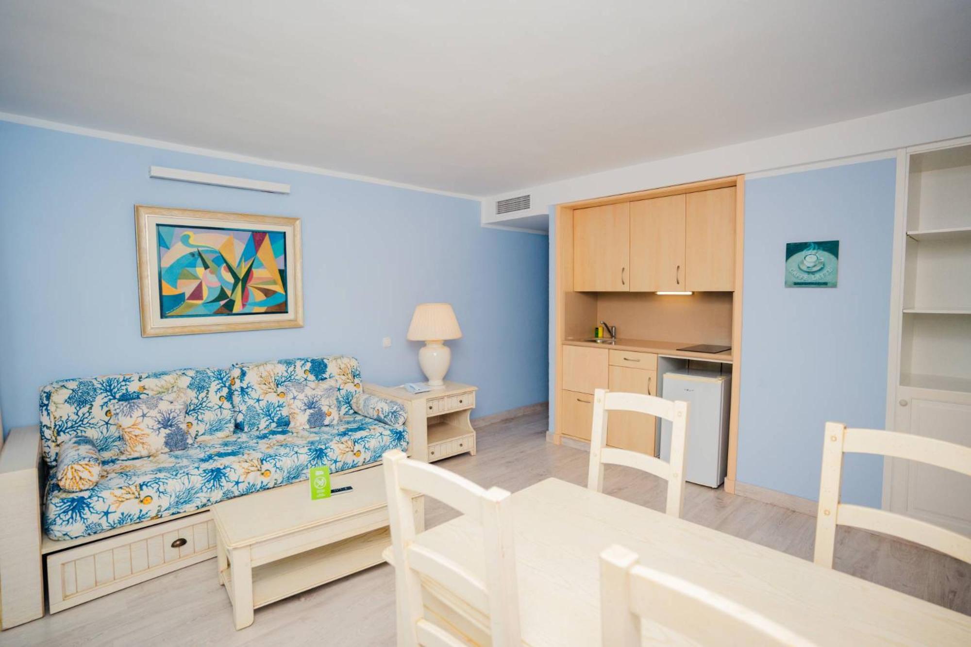 Apartamento de dos habitaciones con vista al mar
