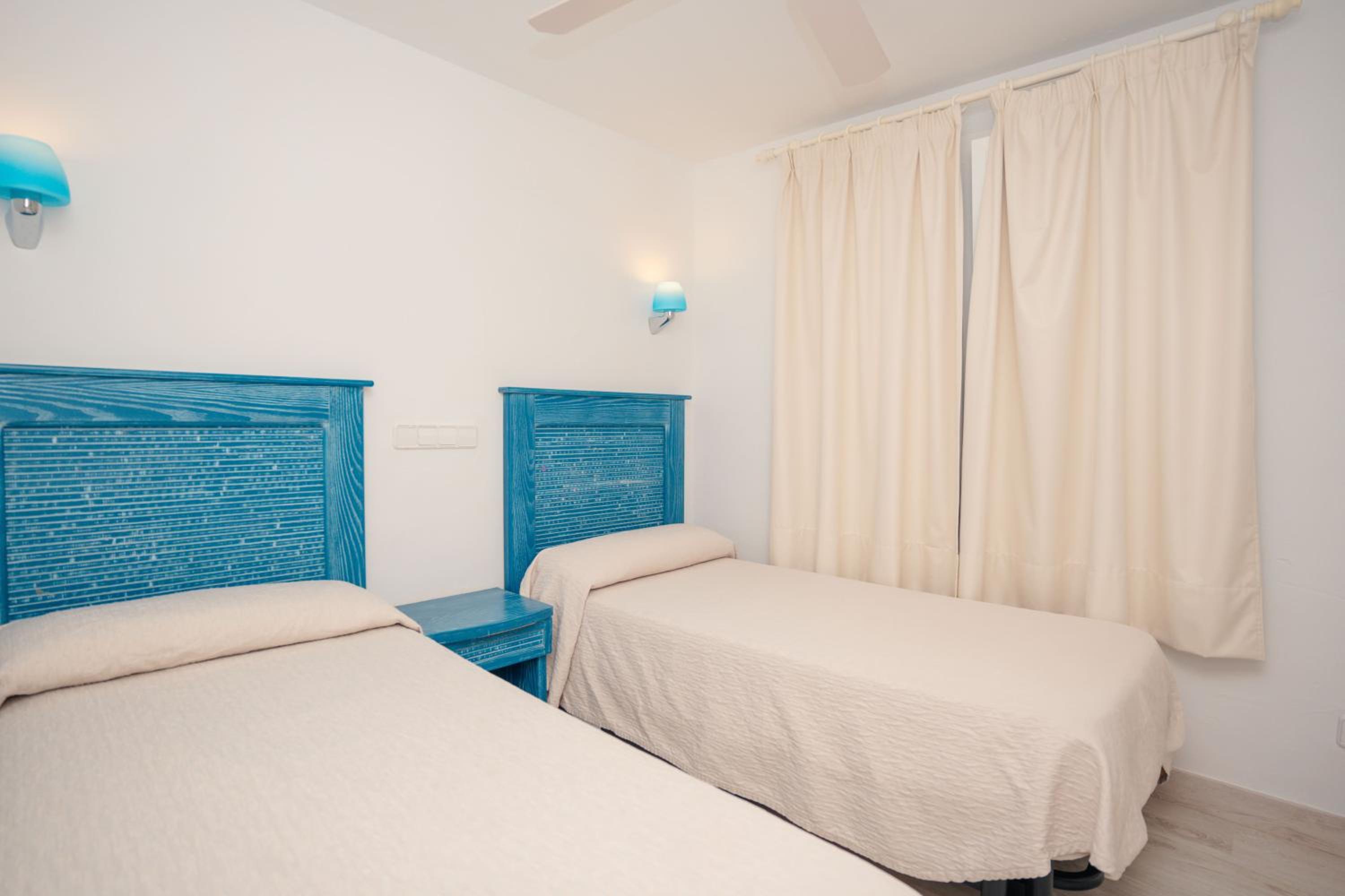 Two-Bedroom Apartment with Sea View photo 2