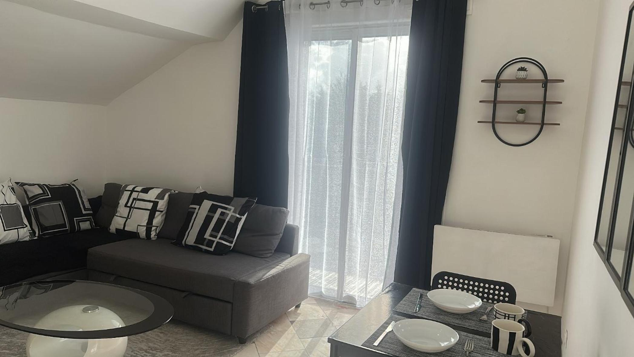One-Bedroom Apartment with Garden View