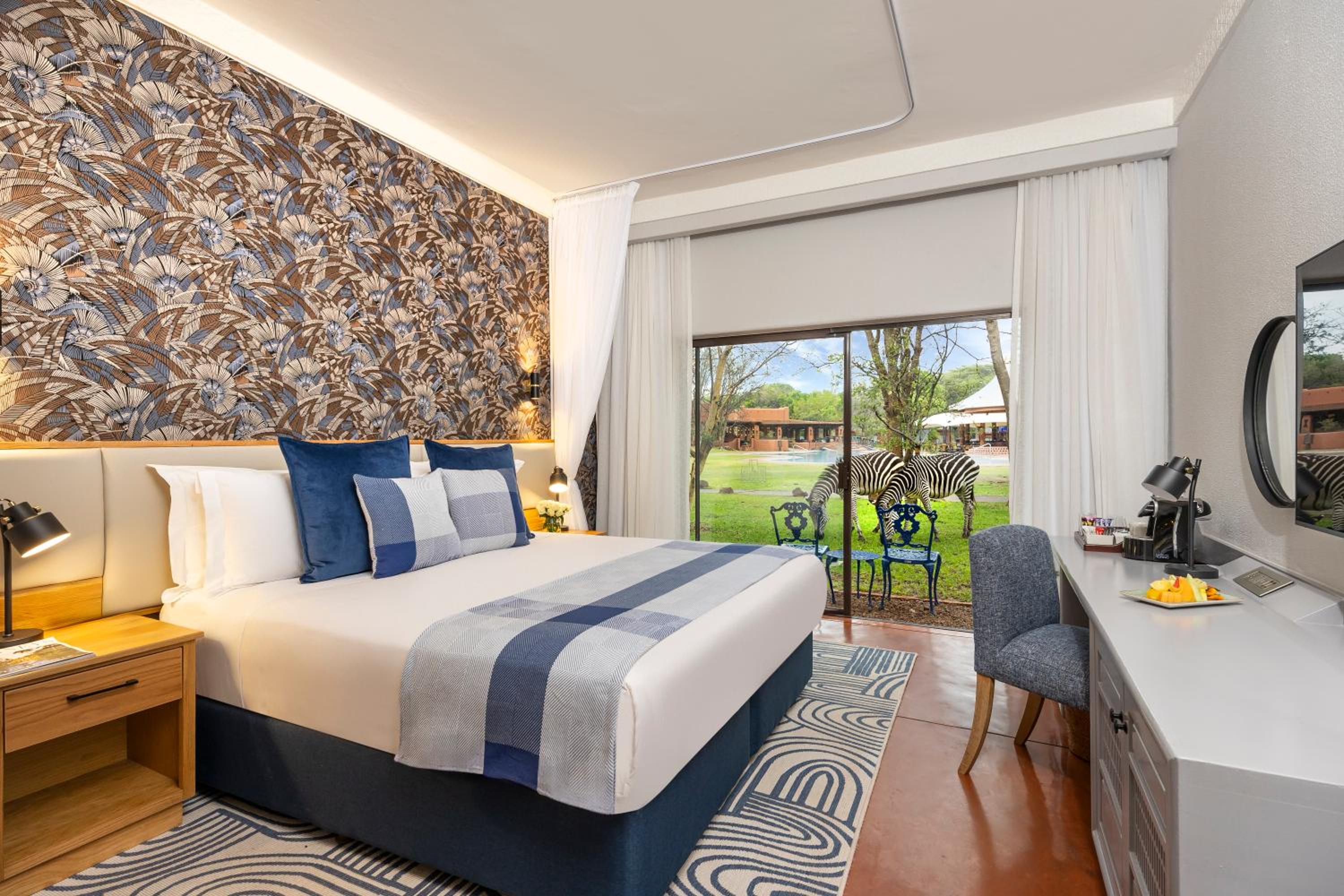 Superior Pool View Room - Photo 2