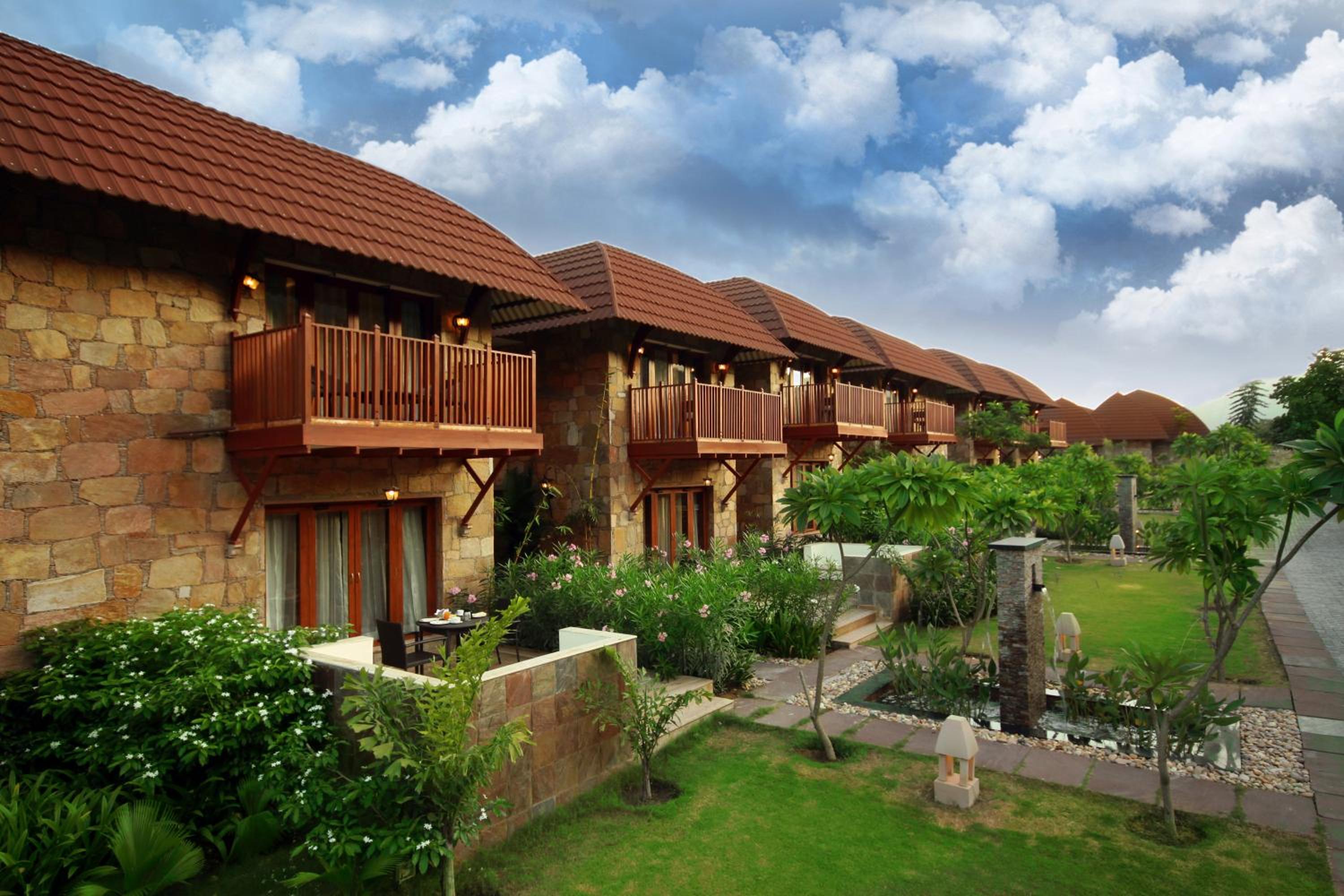 Luxury Cottage with Sit Out:10% discount on Food & Beverages (excluding In-Room Dining and Liquor), 10% discount on Spa Services, Laundry Services, Complimentary Happy Hour Offer – Buy 1 Get 1 Free, available daily from 11:00 AM to 7:00 PM. - Photo 6