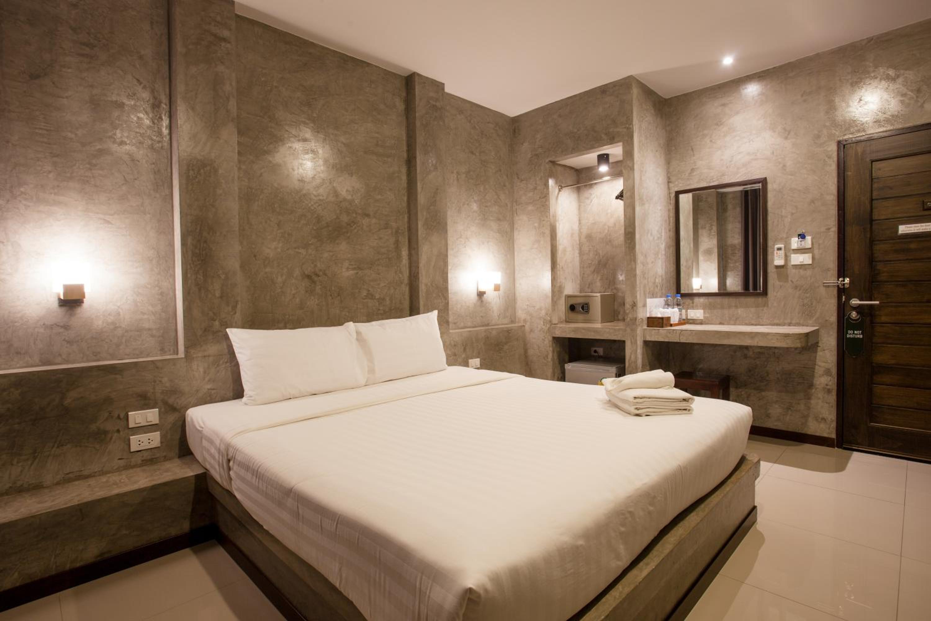 Budget Double Room photo 3