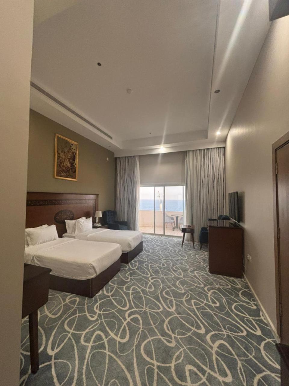 Deluxe Twin Room with Sea View photo 2