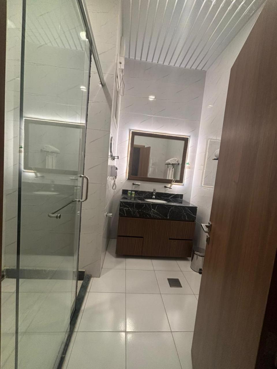 Deluxe Twin Room with Sea View photo 3