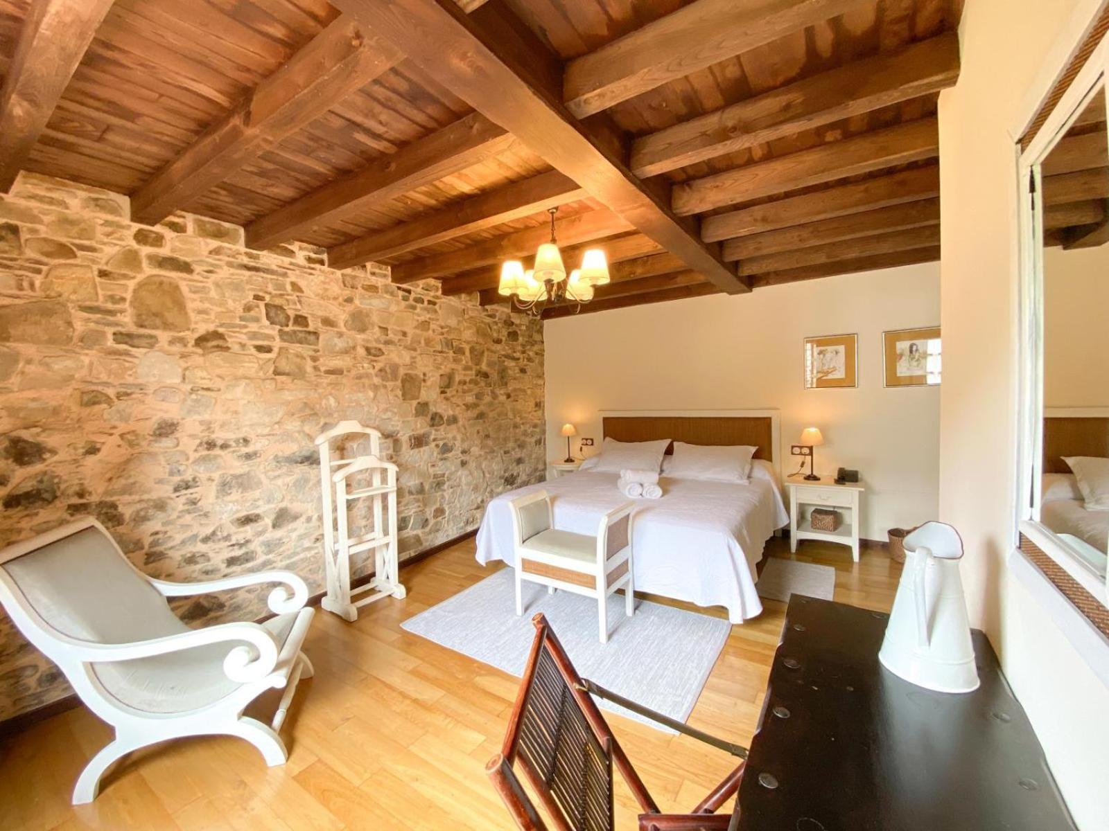 Queen Room with Spa Bath