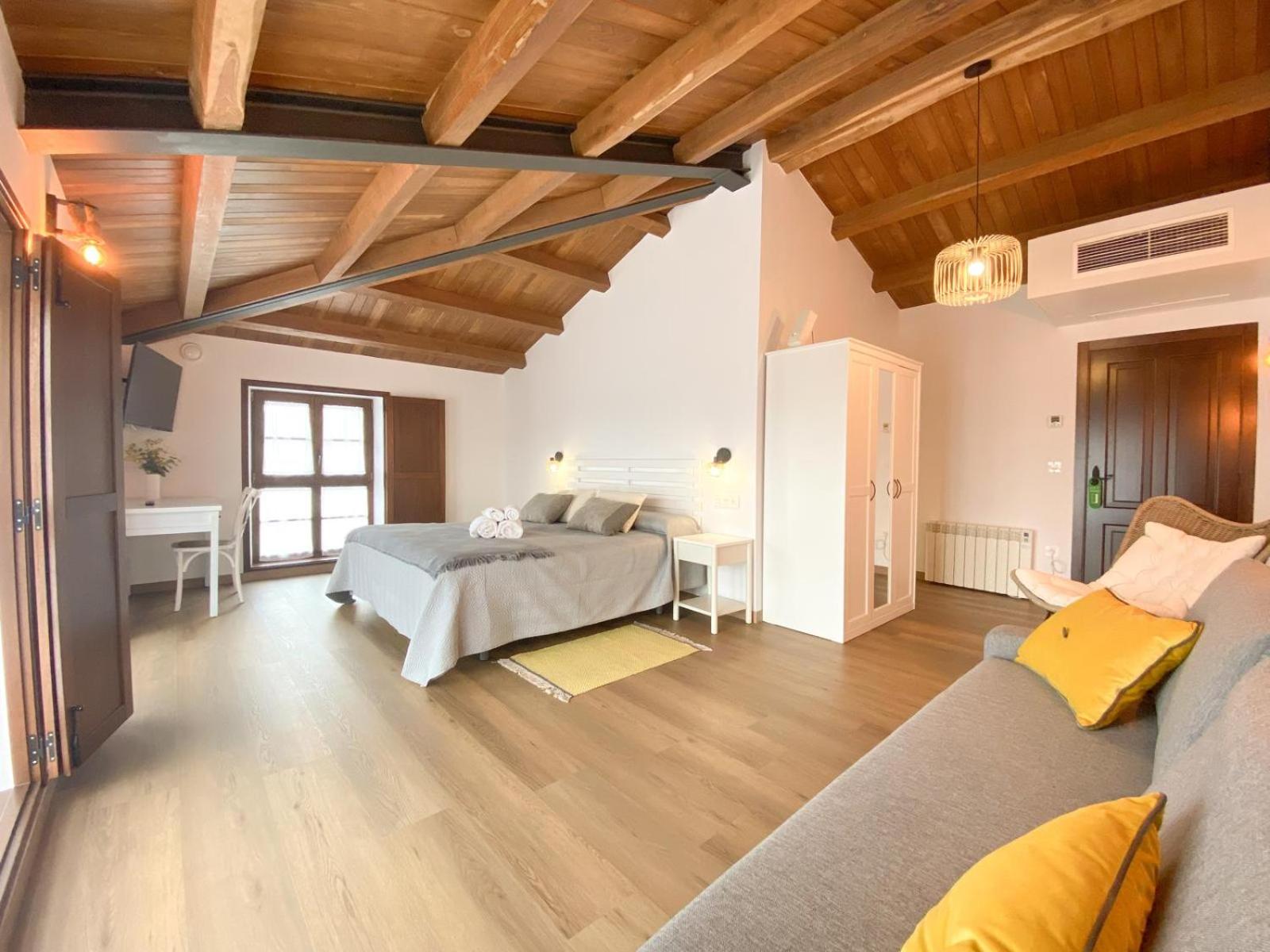 Deluxe Suite with Spa Bath