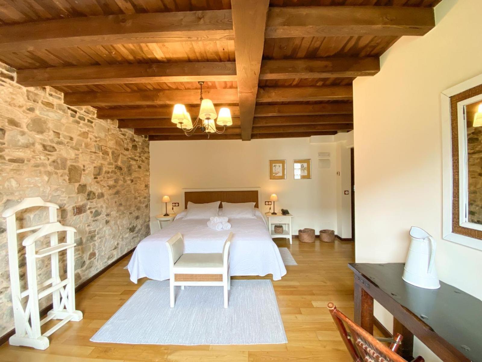 Queen Room with Spa Bath