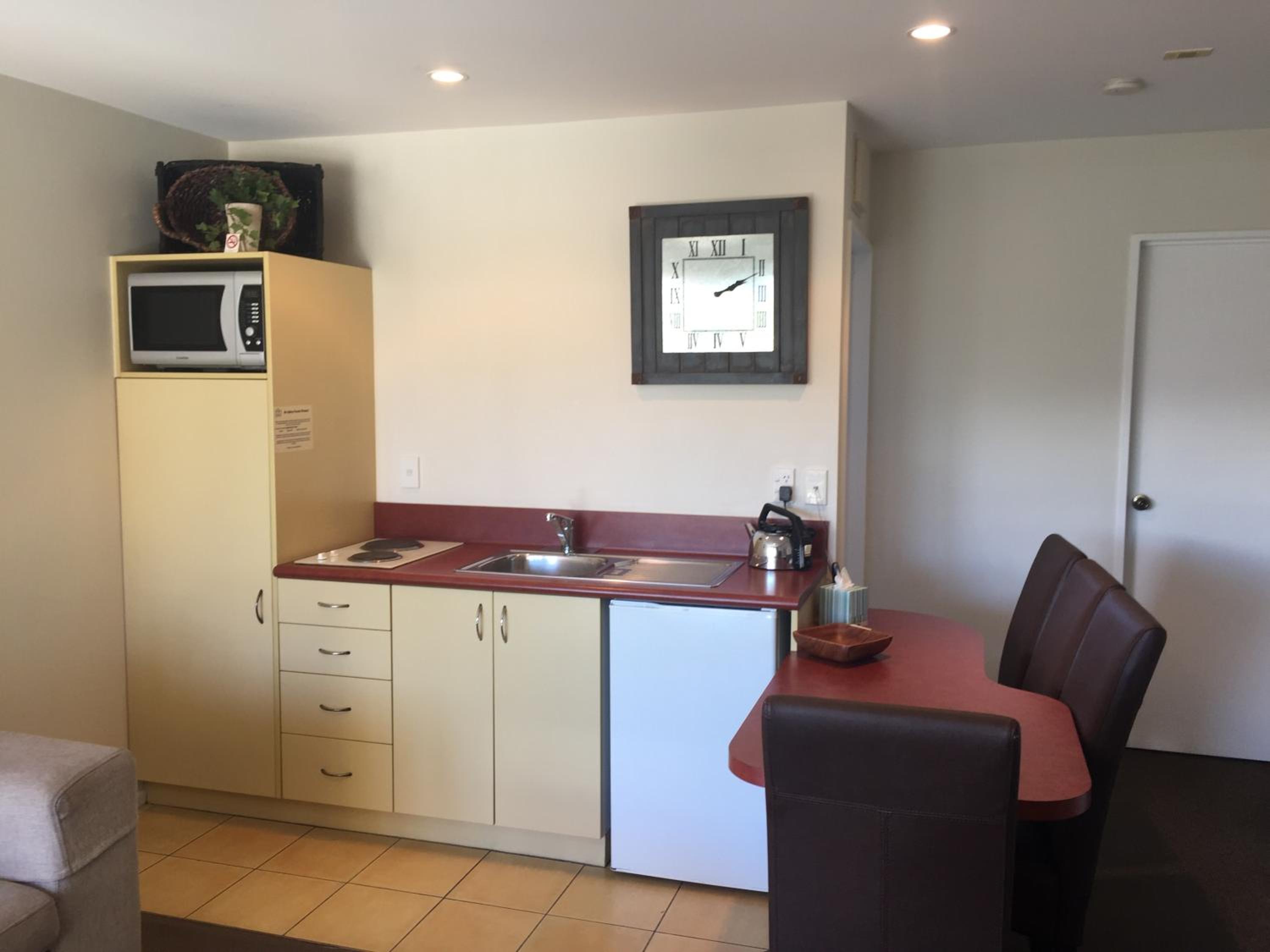 Two-Bedroom Apartment - Photo 17