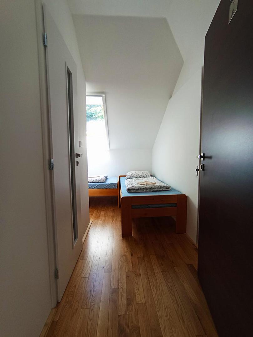 Twin Room with Bathroom photo 2