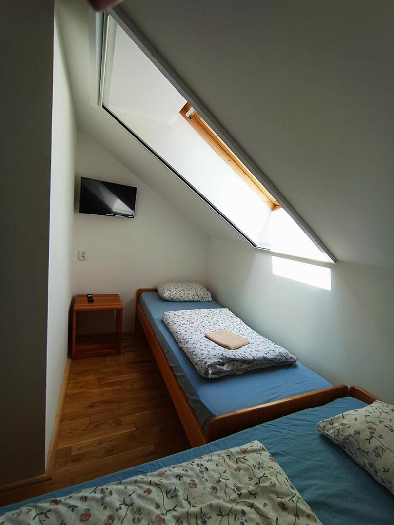 Twin Room with Bathroom photo 3
