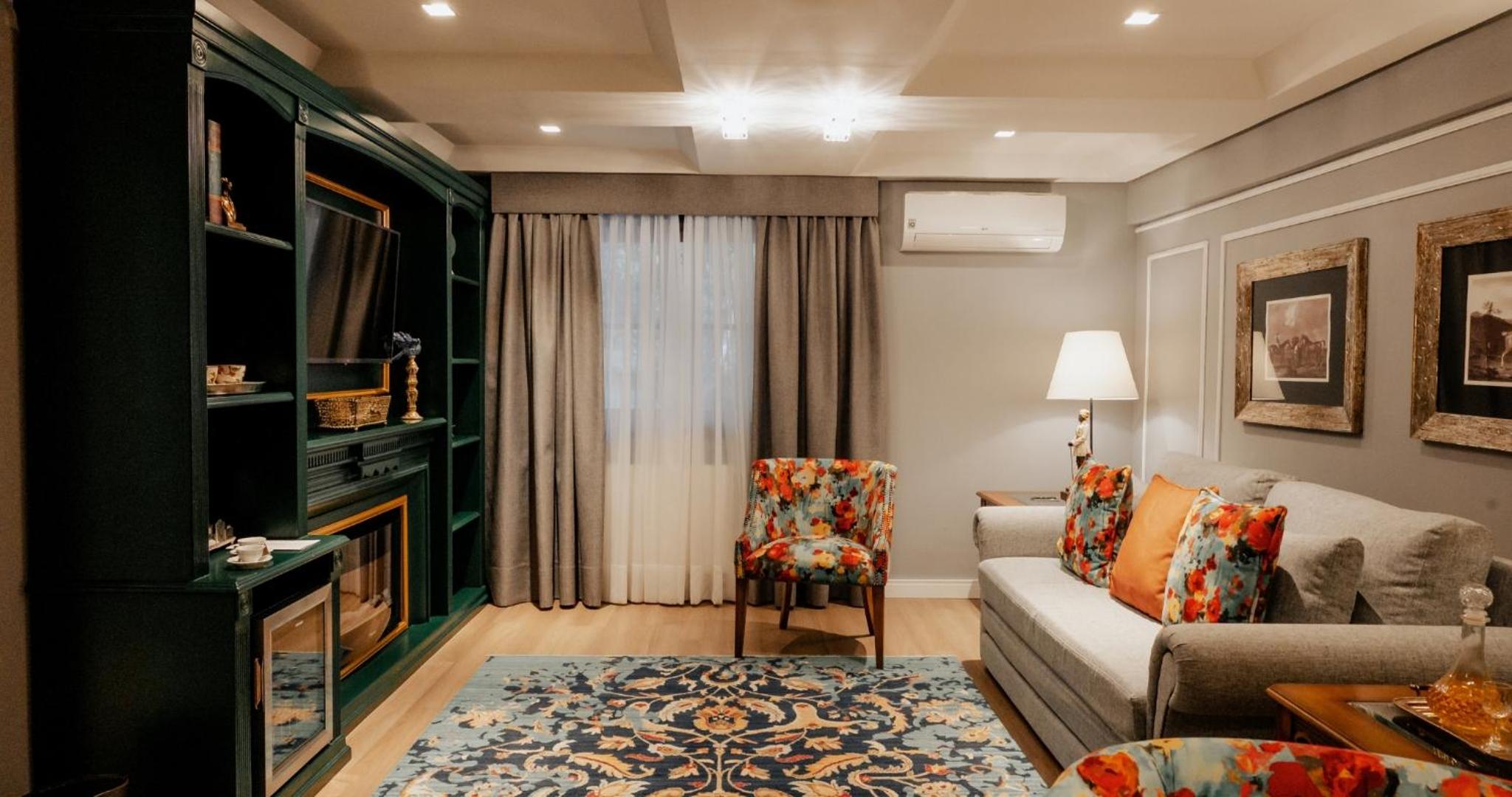 Deluxe Suite with Spa Bath photo 1