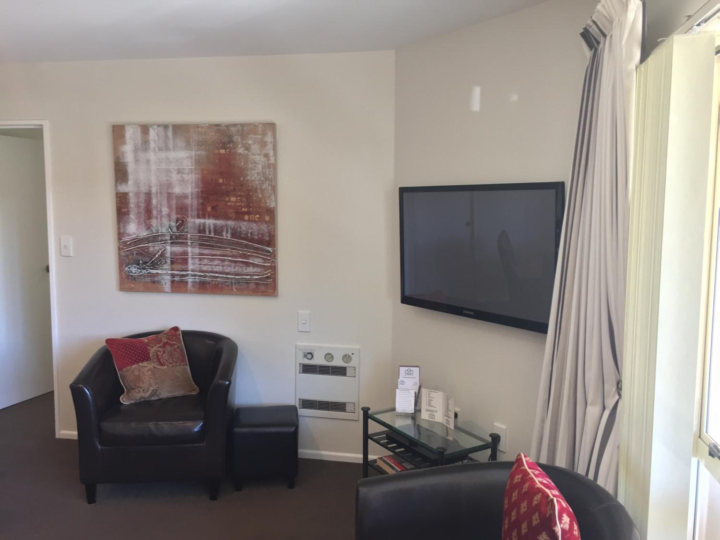 Two-Bedroom Apartment - Photo 11