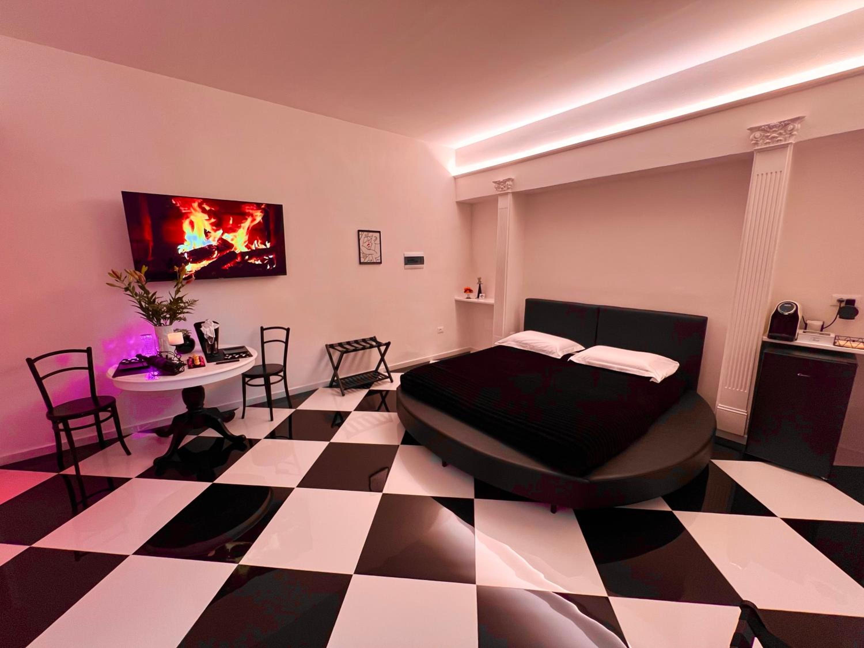 Queen Room with Spa Bath photo 2