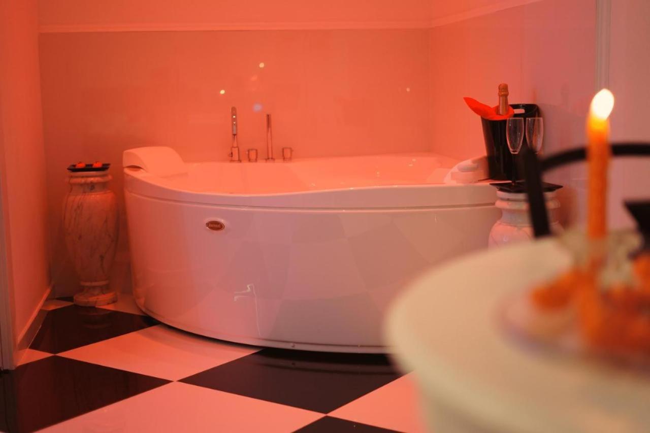 Queen Room with Spa Bath photo 1