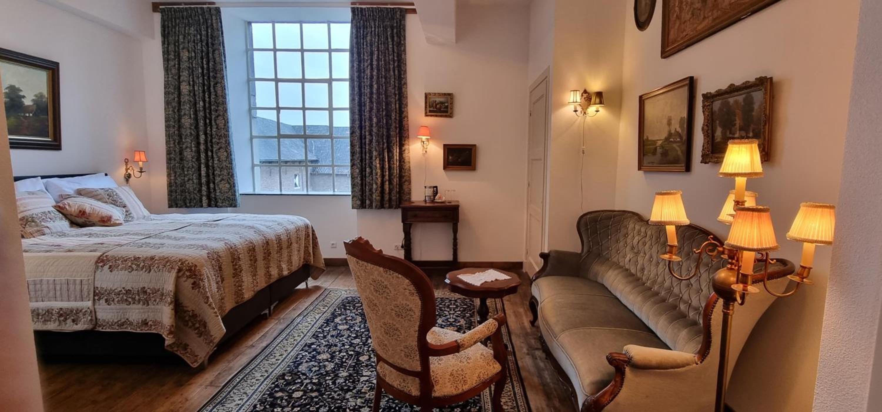 King Room with Courtyard View and Shower Only - First Floor/Non-Smoking