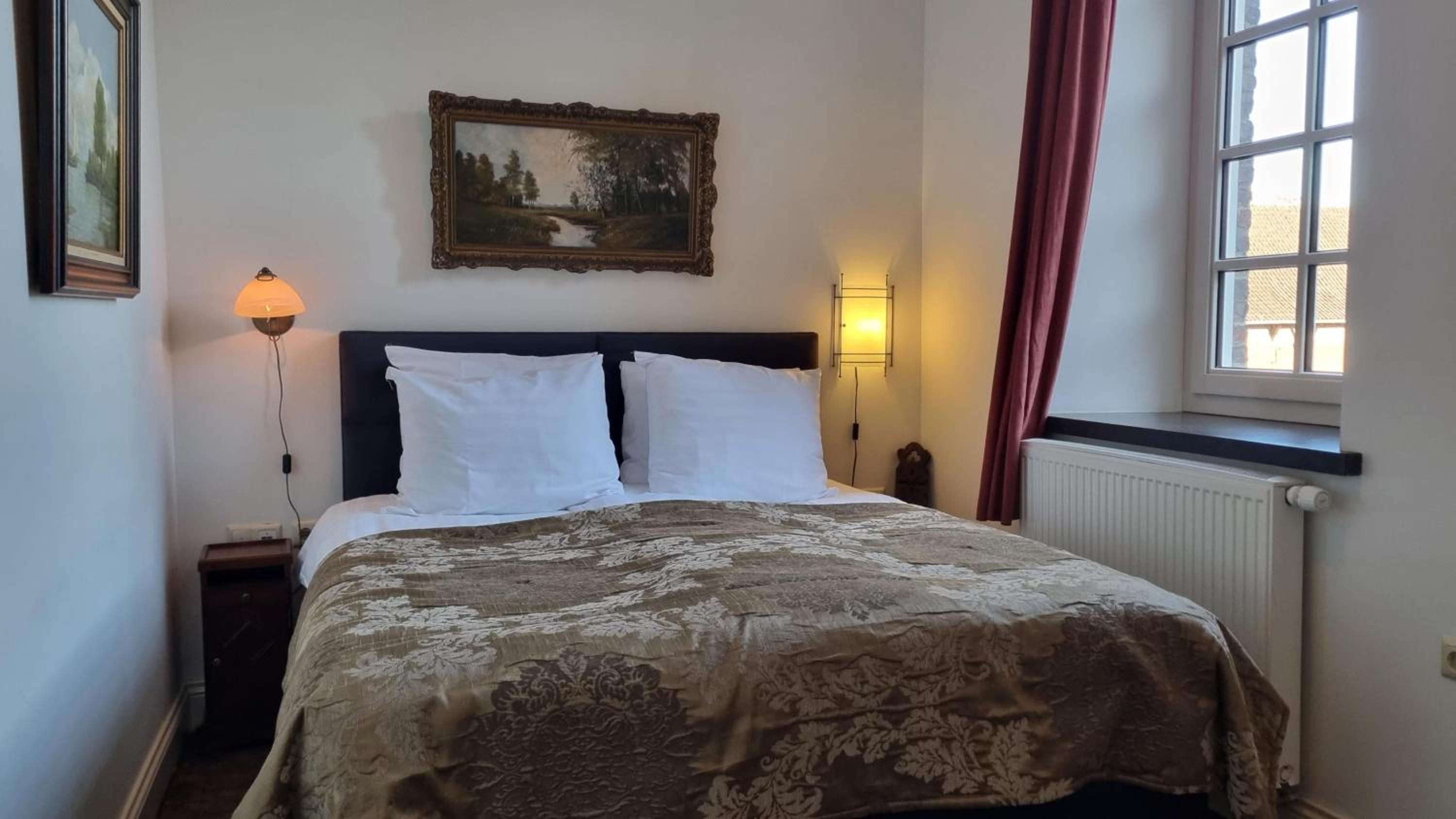 Apartment with One King Bed and Two Double Beds - Non-Smoking
