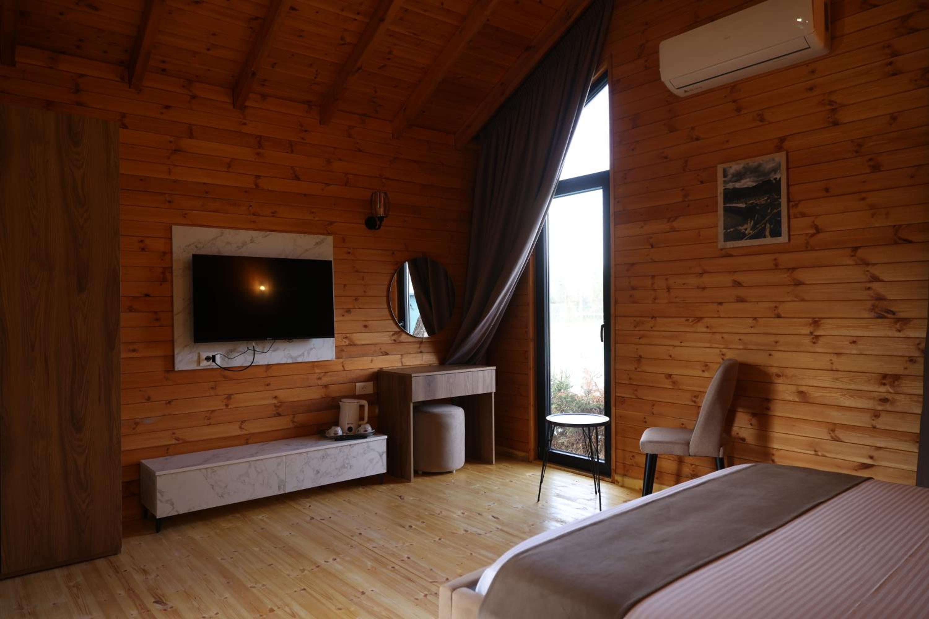 Junior Suite with Garden View