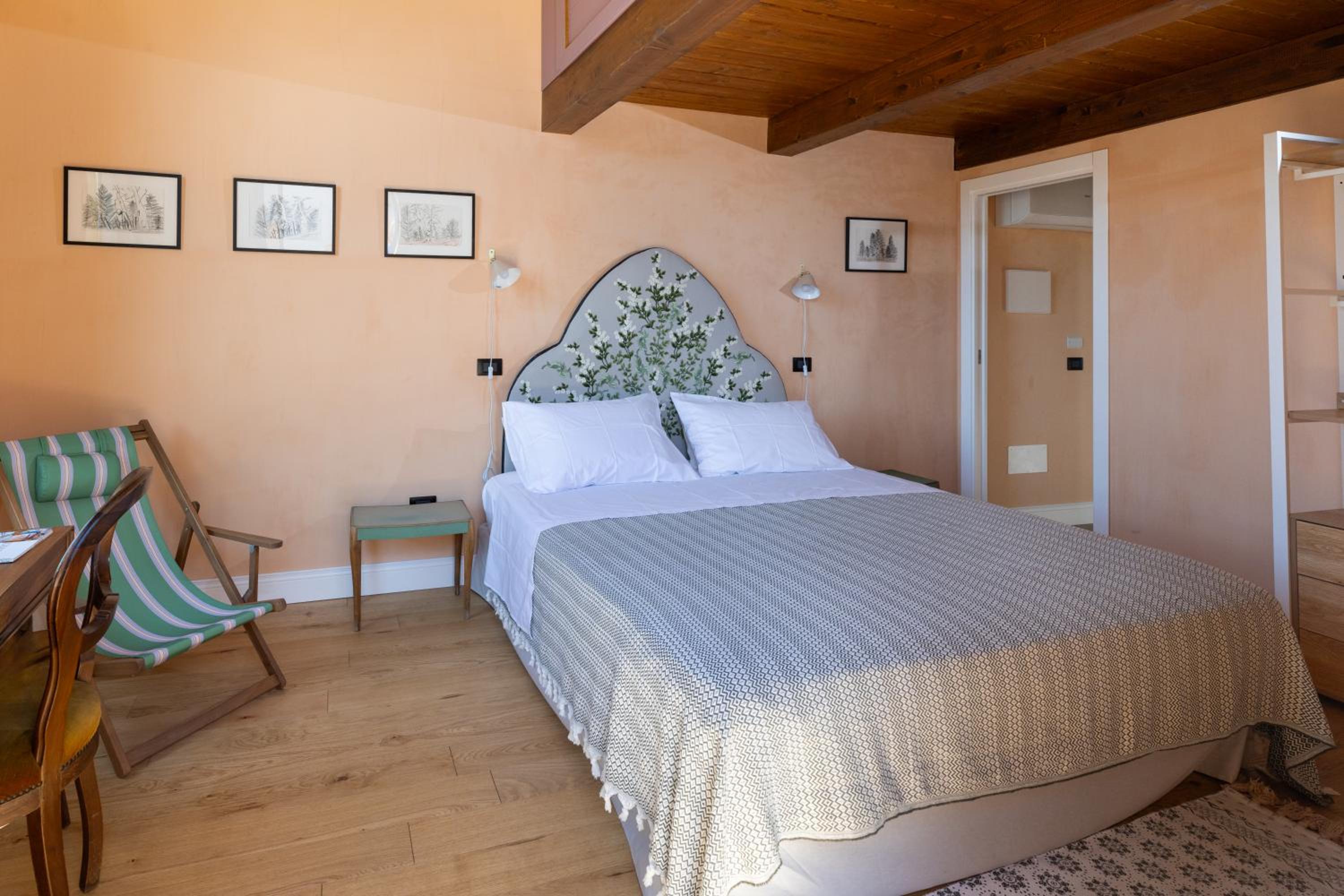 Suite with Balcony photo 2