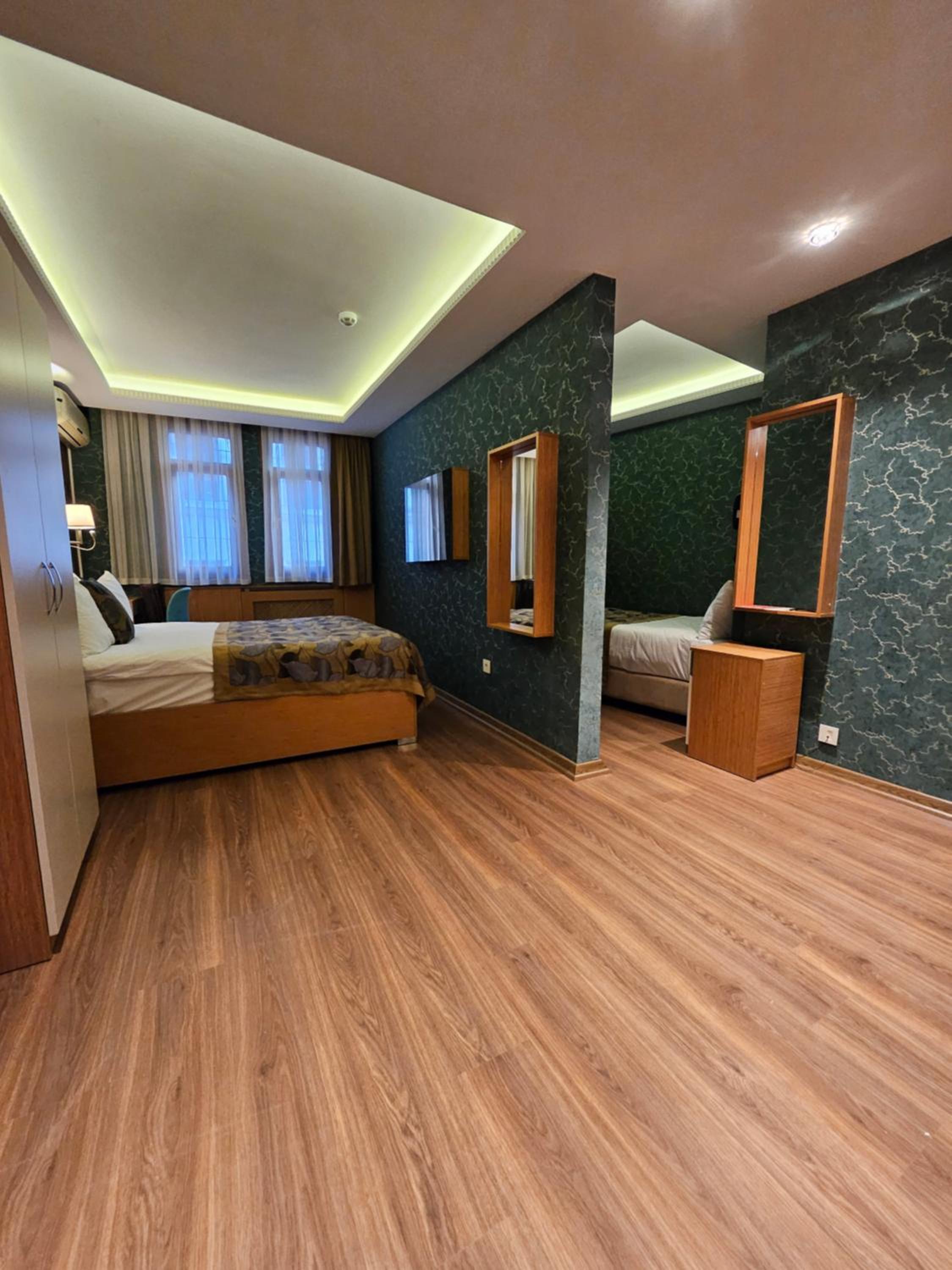 Family Room photo 3