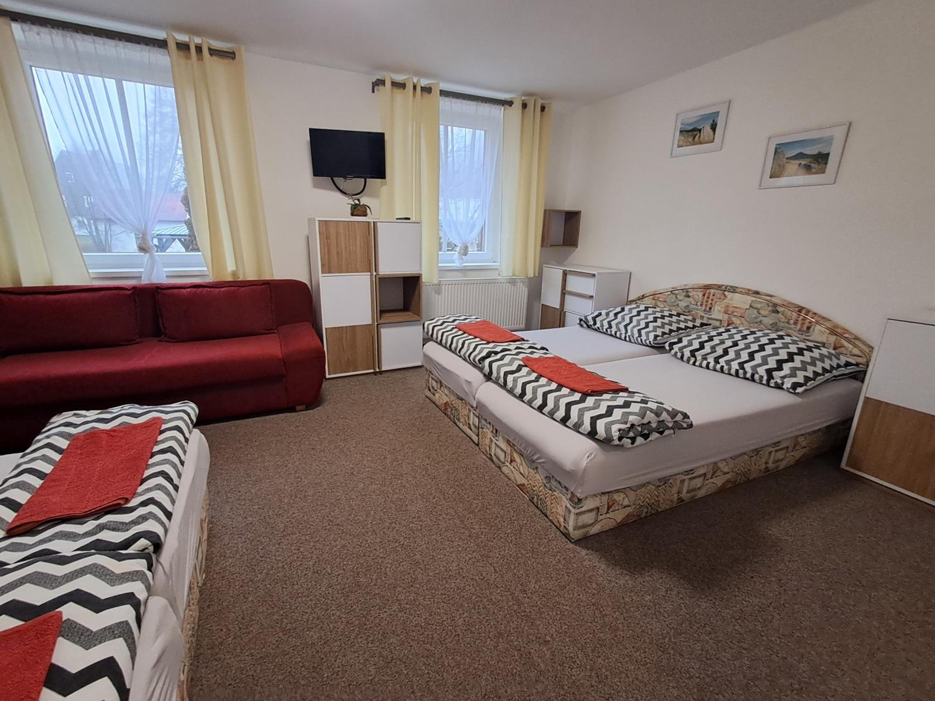 Quadruple Room with Private Bathroom photo 2