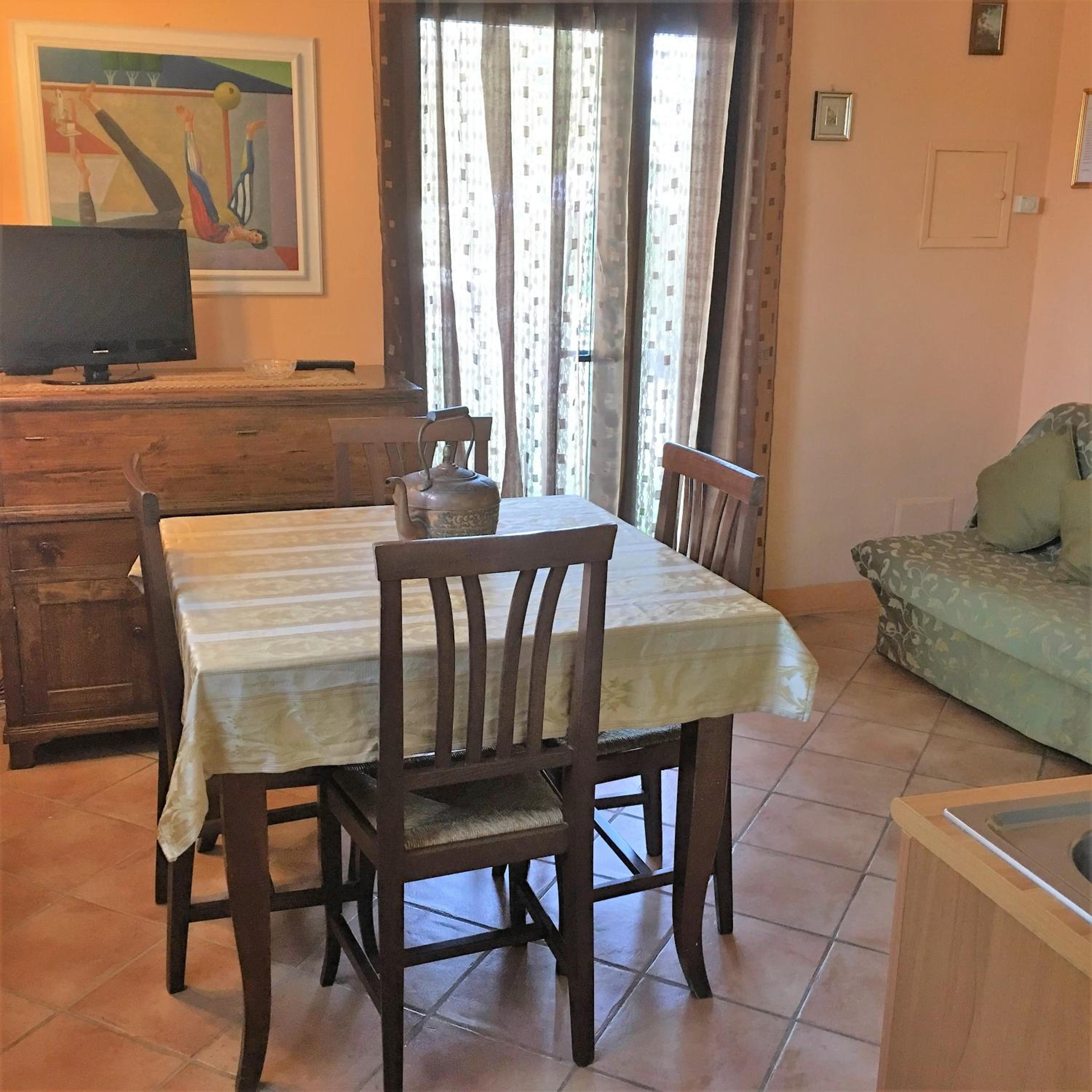 Two-Bedroom Apartment with Garden - Photo 10