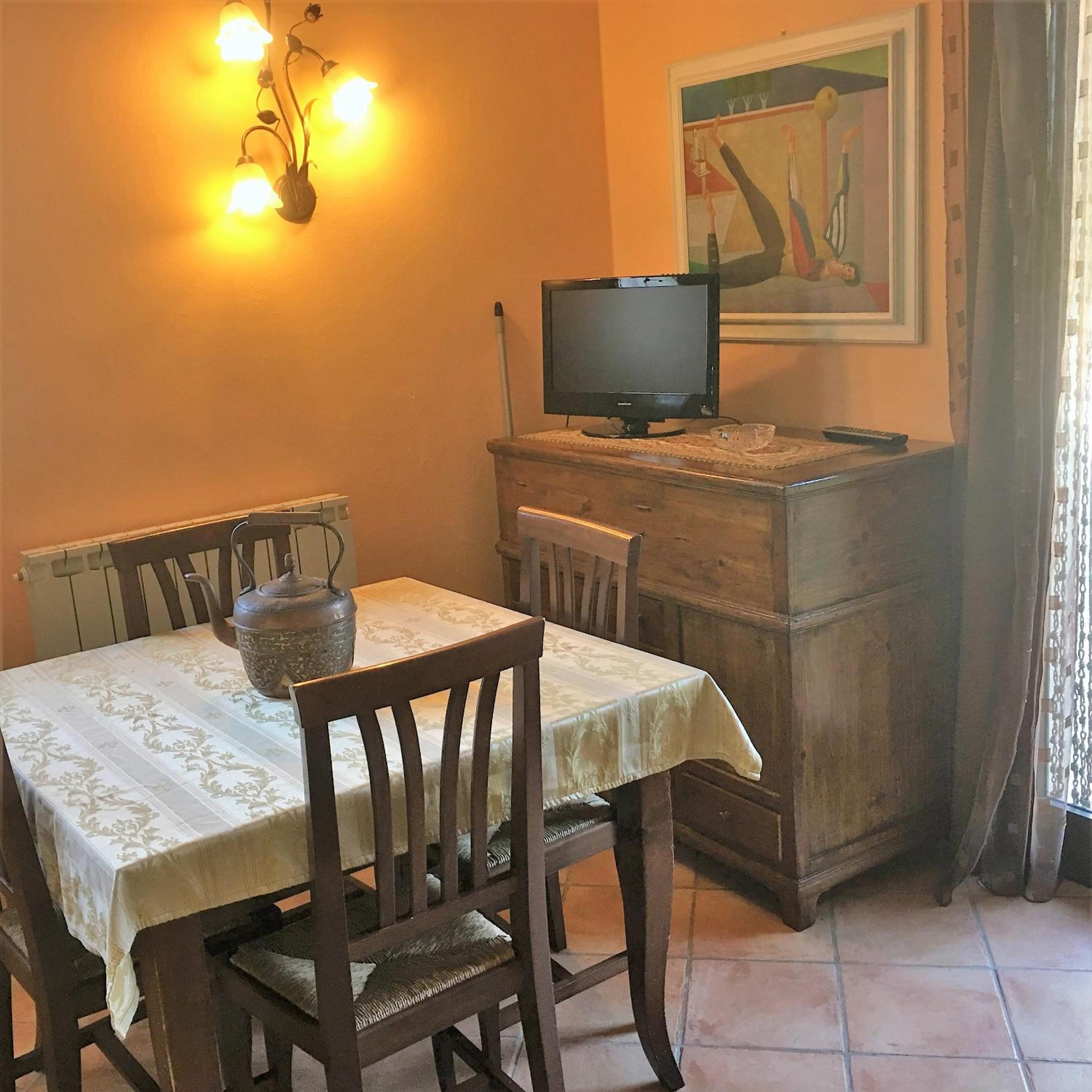 Two-Bedroom Apartment with Garden - Photo 14