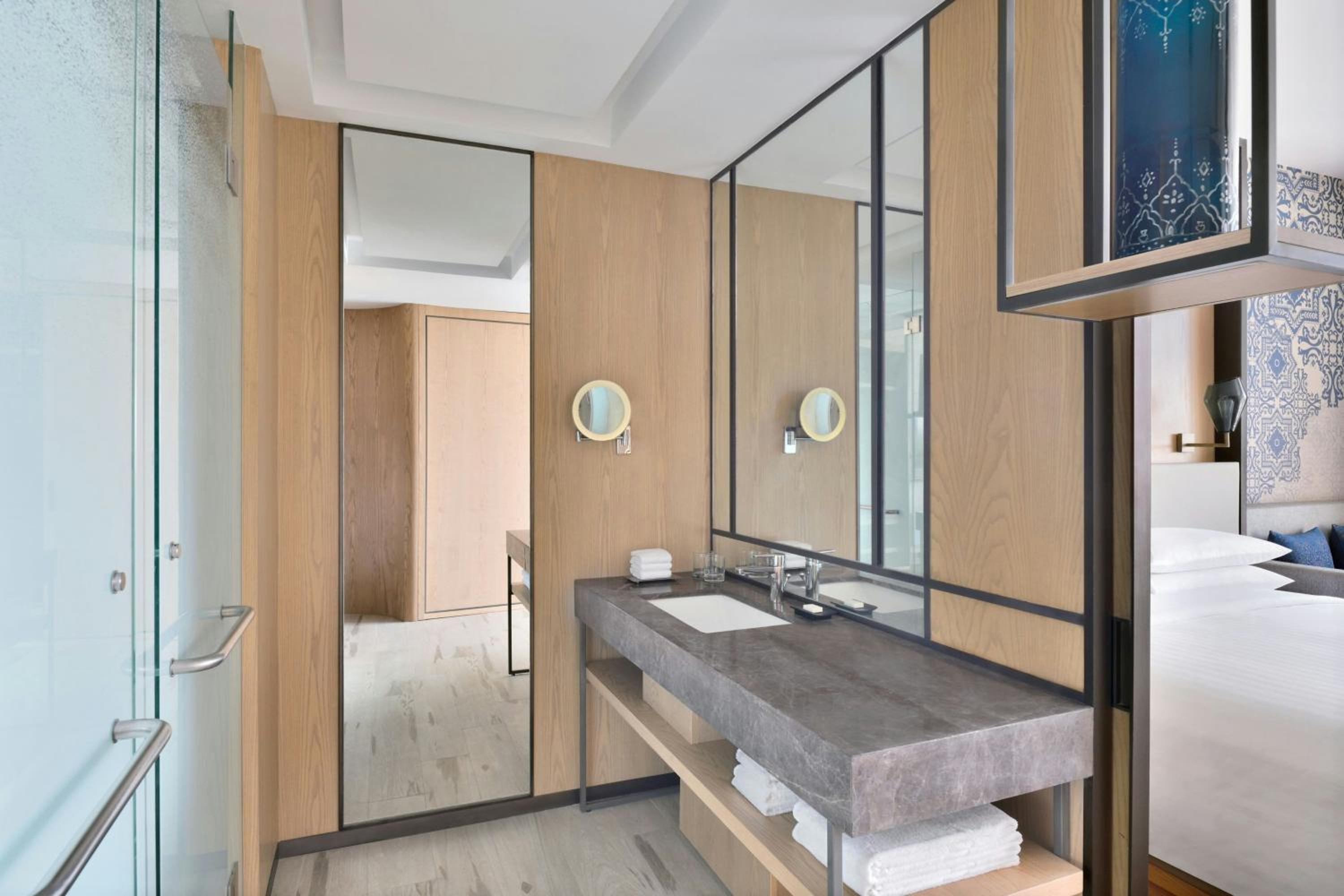 Deluxe Guest room, 1 Twin        - Photo 1