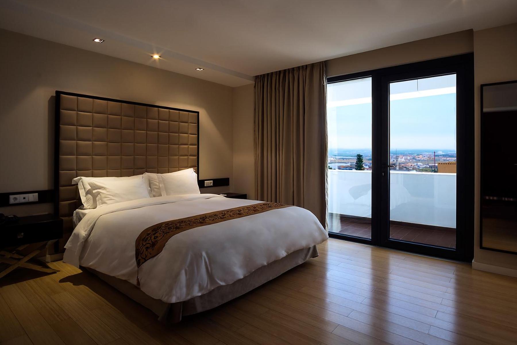 Suite with Balcony with Sea and River View