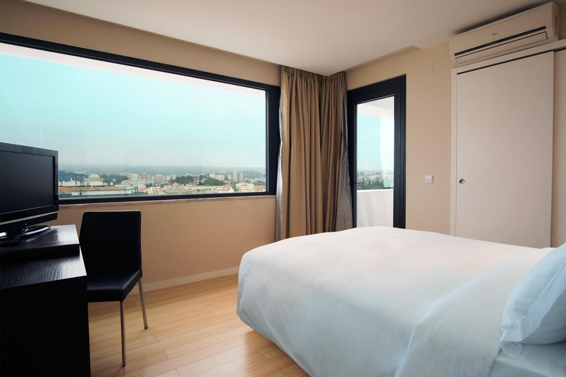 Family Suite with Balcony with Sea and Mountain View