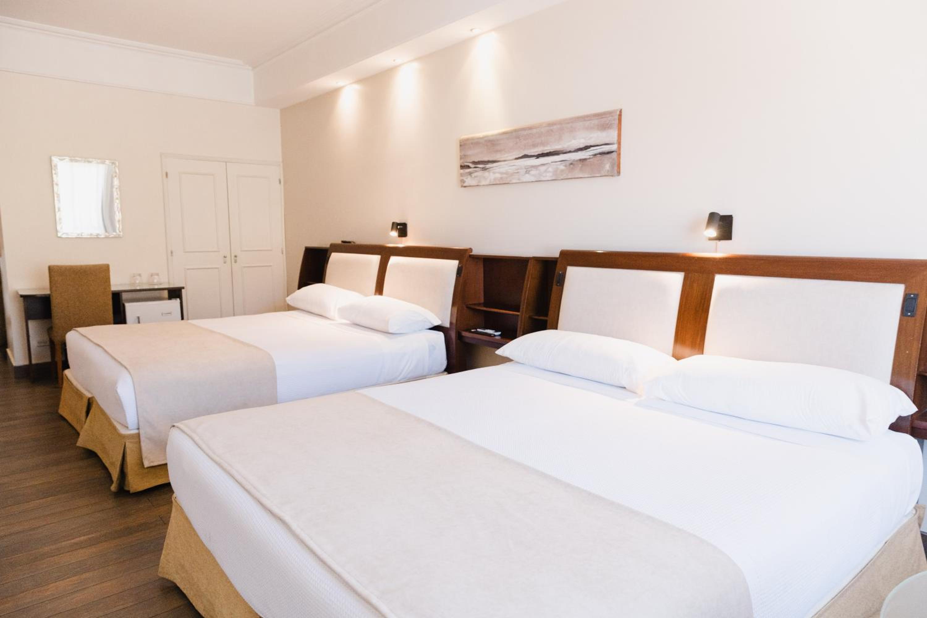 Deluxe Twin Room photo 3