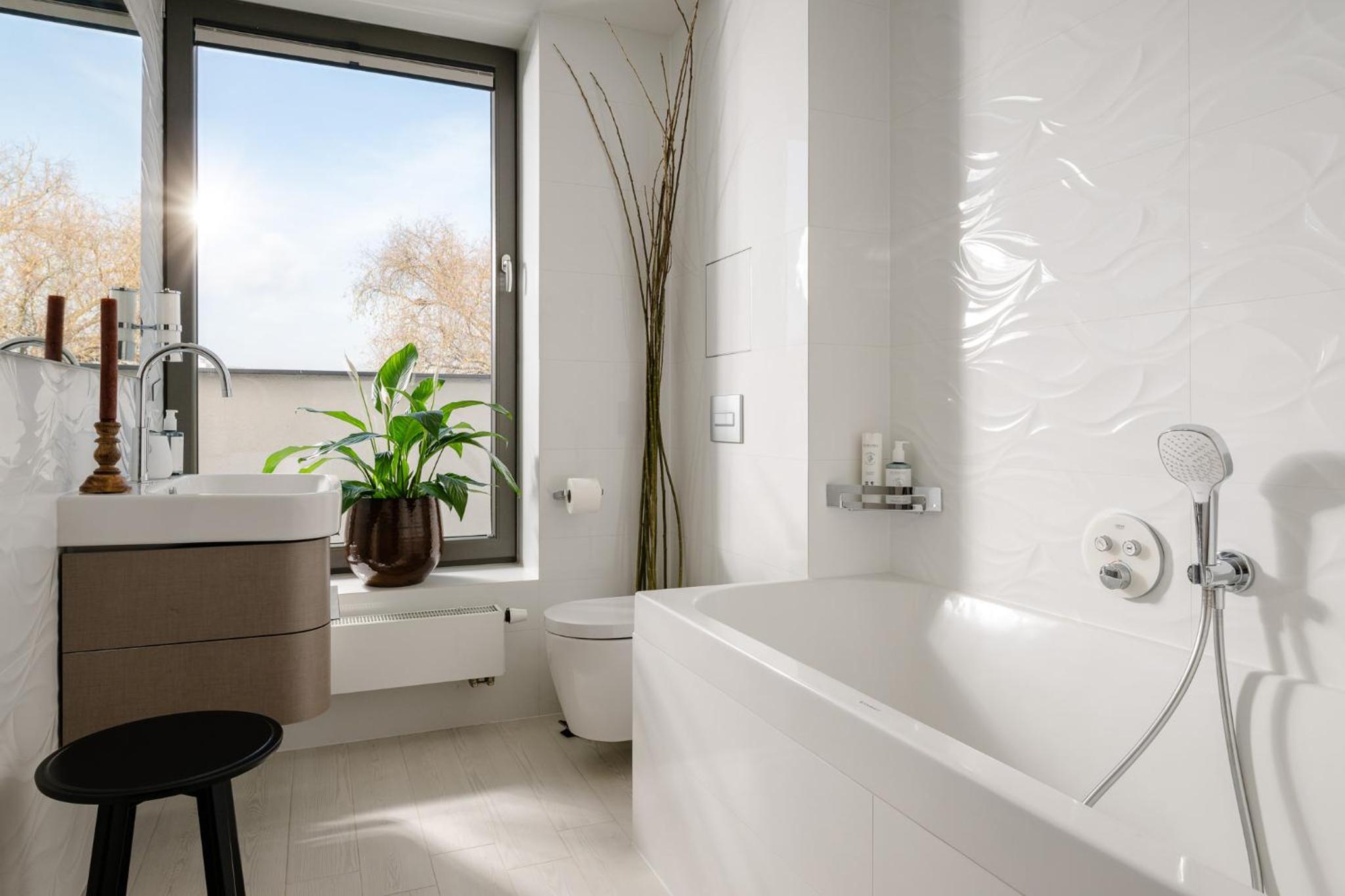 King Suite with Balcony photo 3