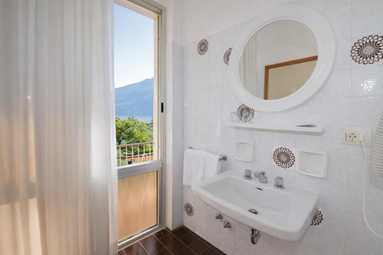 Standard Twin Room with Balcony