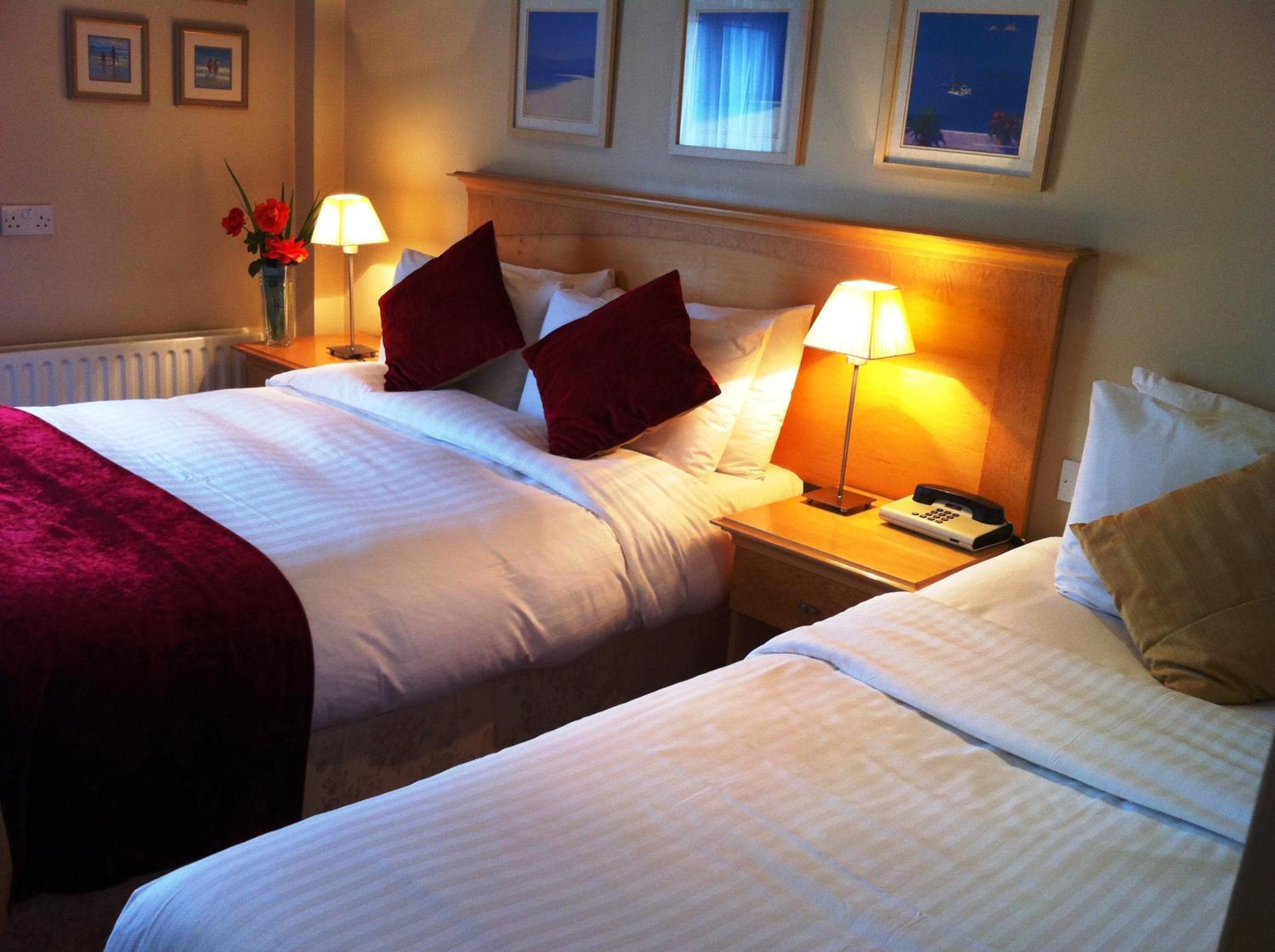 Twin Room - Photo 2