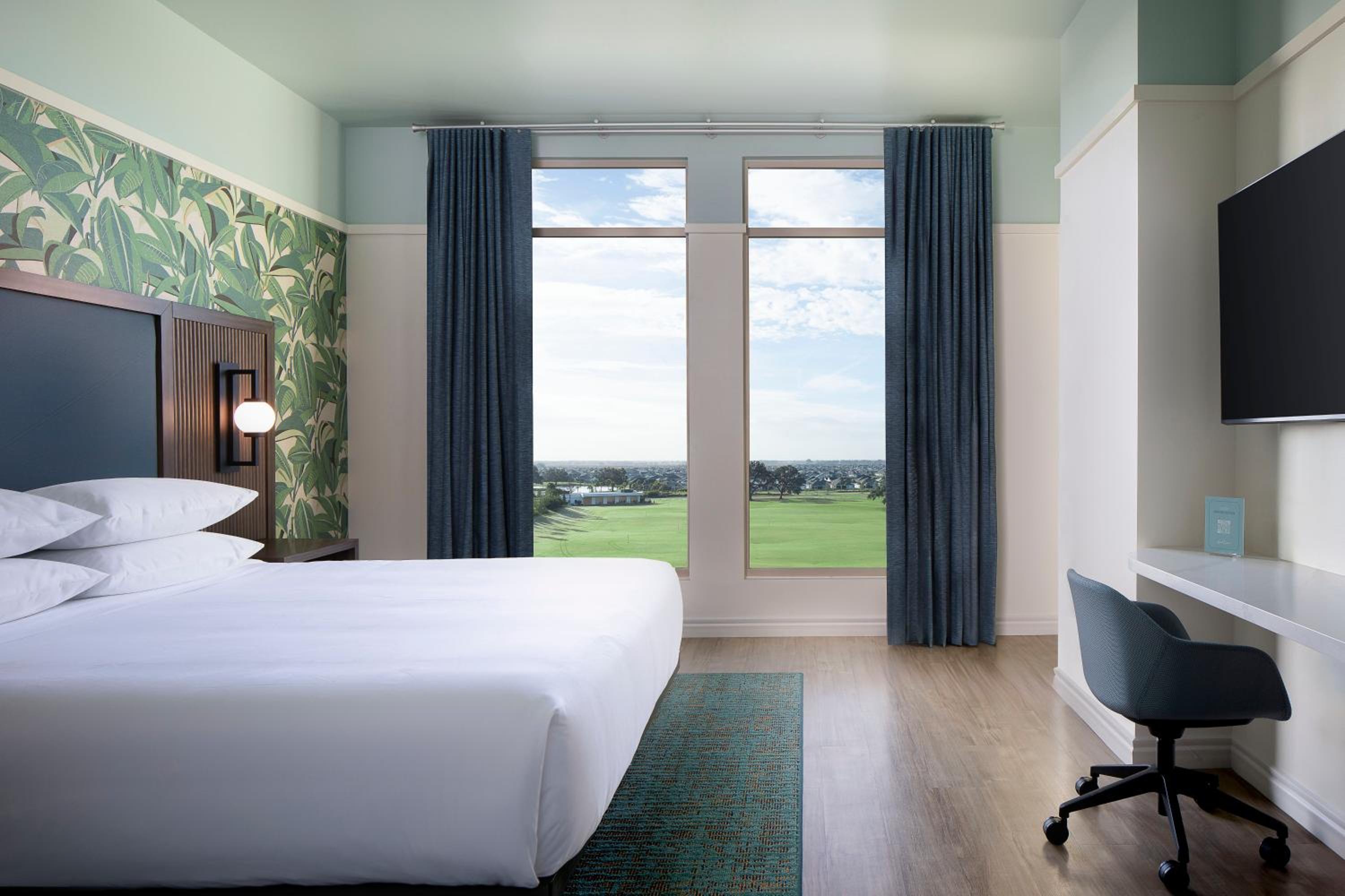 King Room with Roll-In Shower - Disability Access