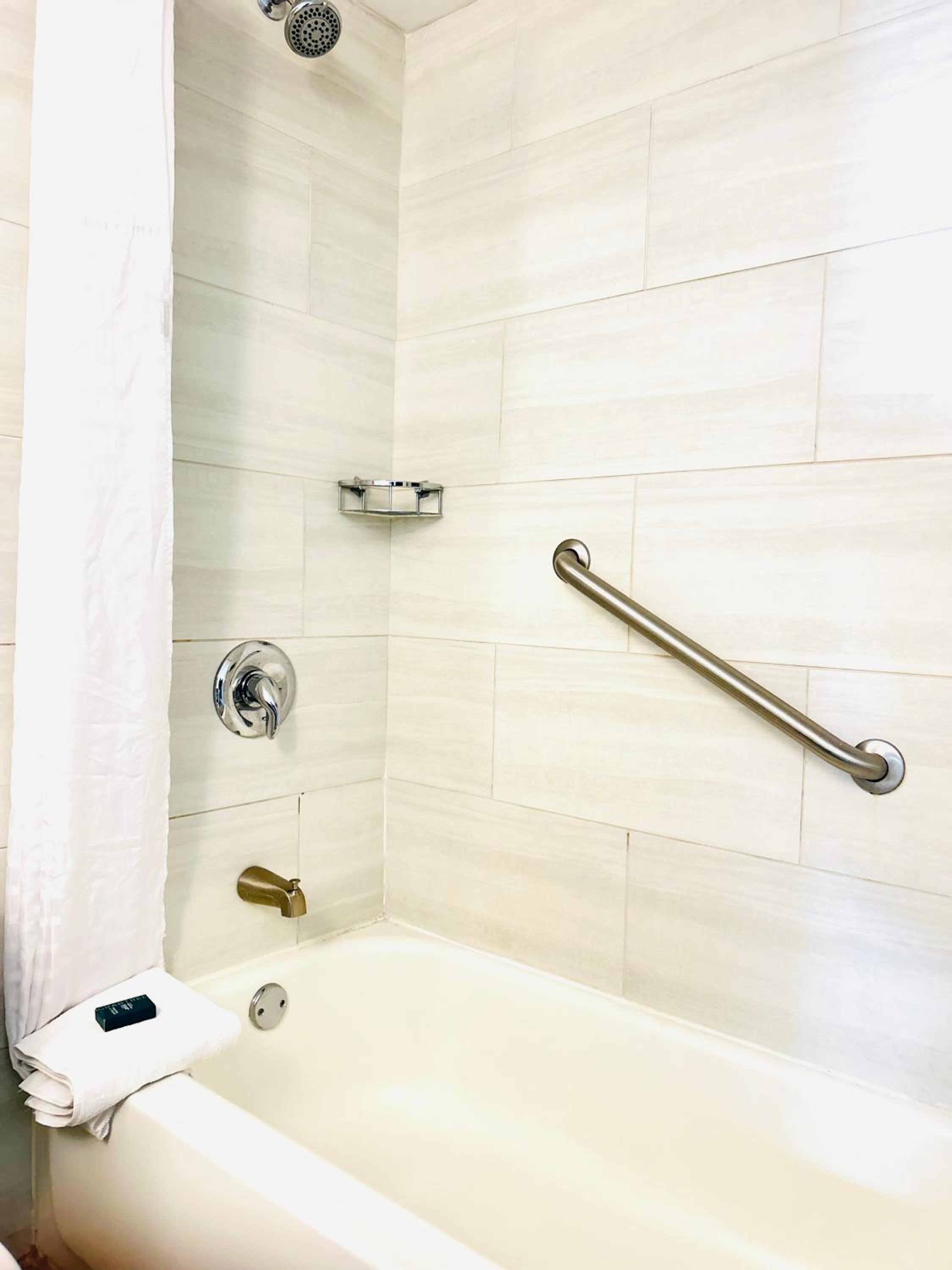 Queen Room with Two Queen Beds and Roll-In Shower - Mobility Access - Photo 2